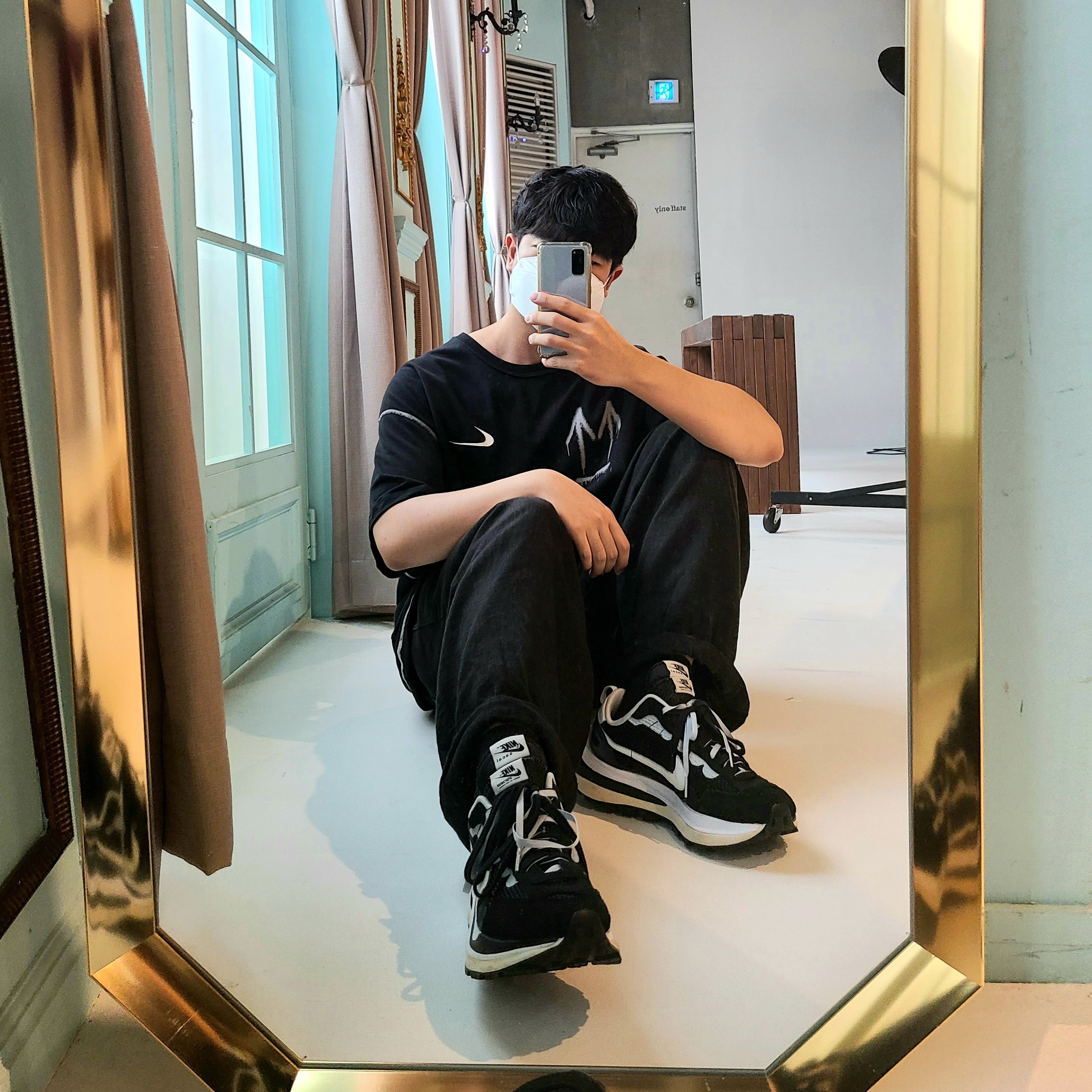 Nike x Sacai VaporWaffle Black White, Nike x Off-White NRG RU Short Sleeve T-Shirt 착용 스타일