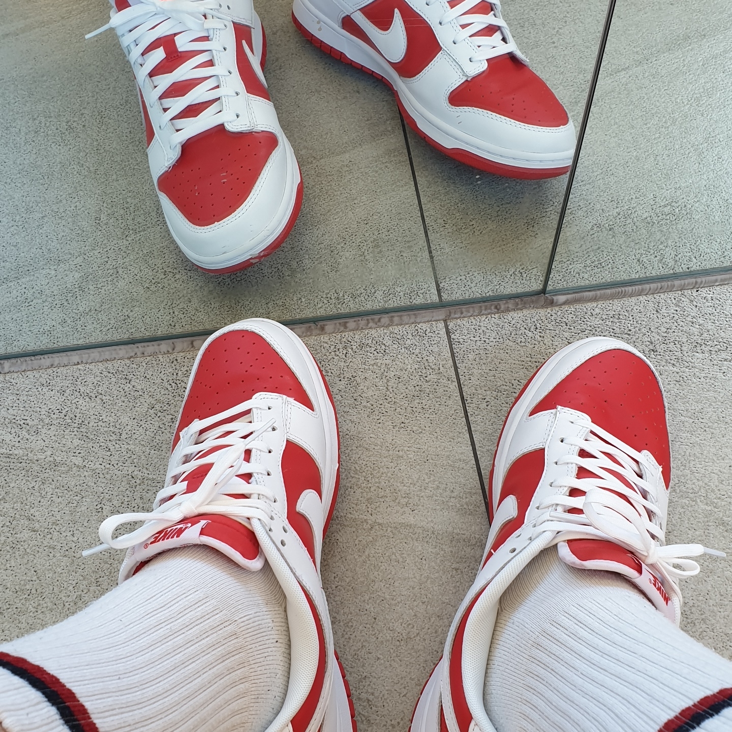 Nike Dunk Low Retro Championship Red 착용 스타일