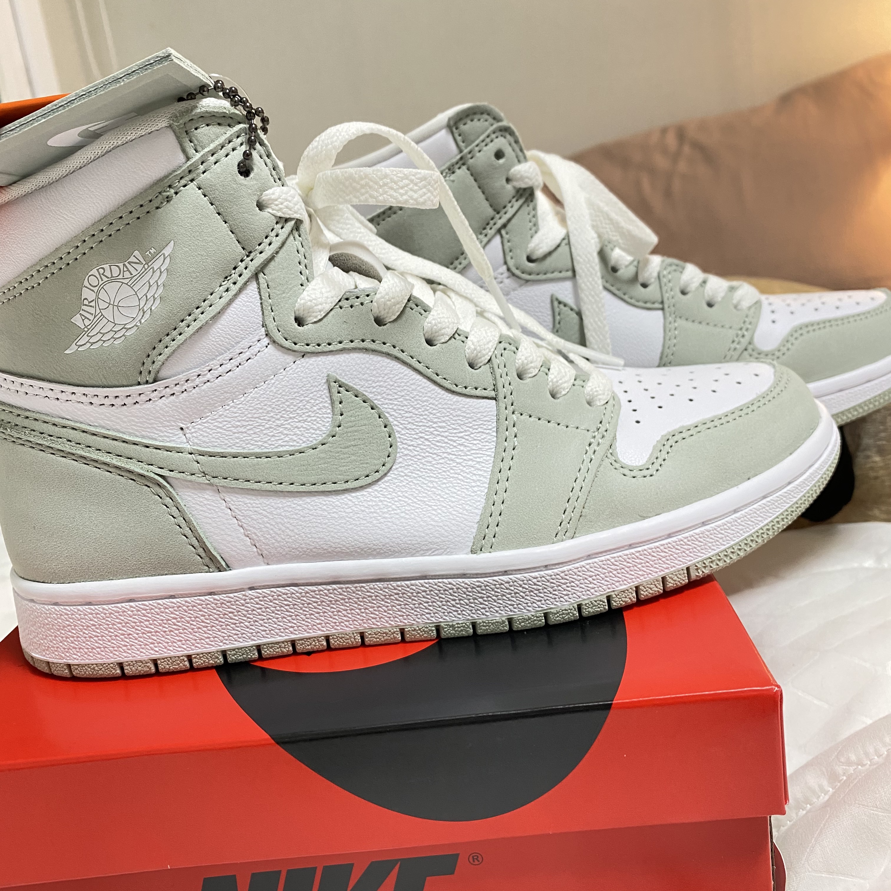(W) Jordan 1 Retro High OG Seafoam 착용 스타일 - 2