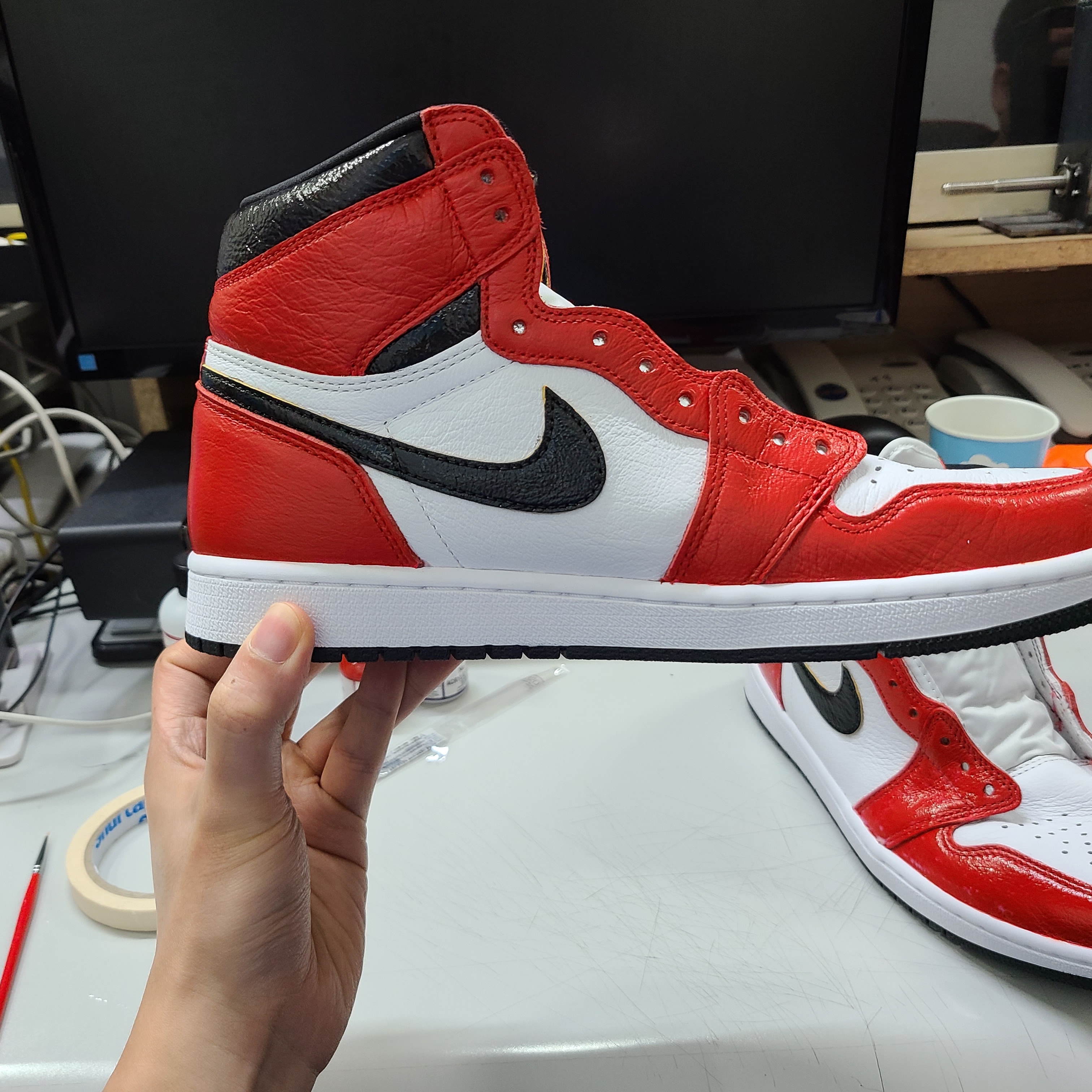 Jordan 1 Retro High OG Light Fusion Red 착용 스타일 - 3