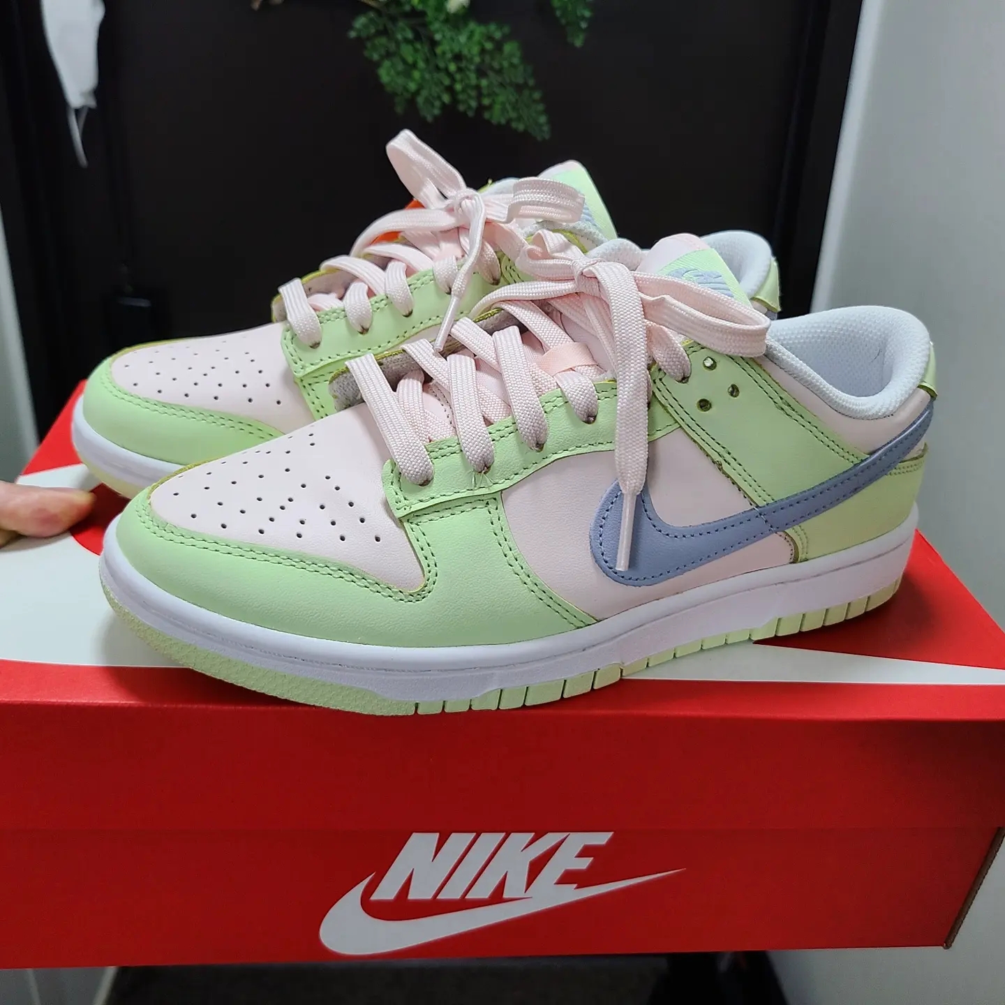 (W) Nike Dunk Low Light Soft Pink 착용 스타일 - 2