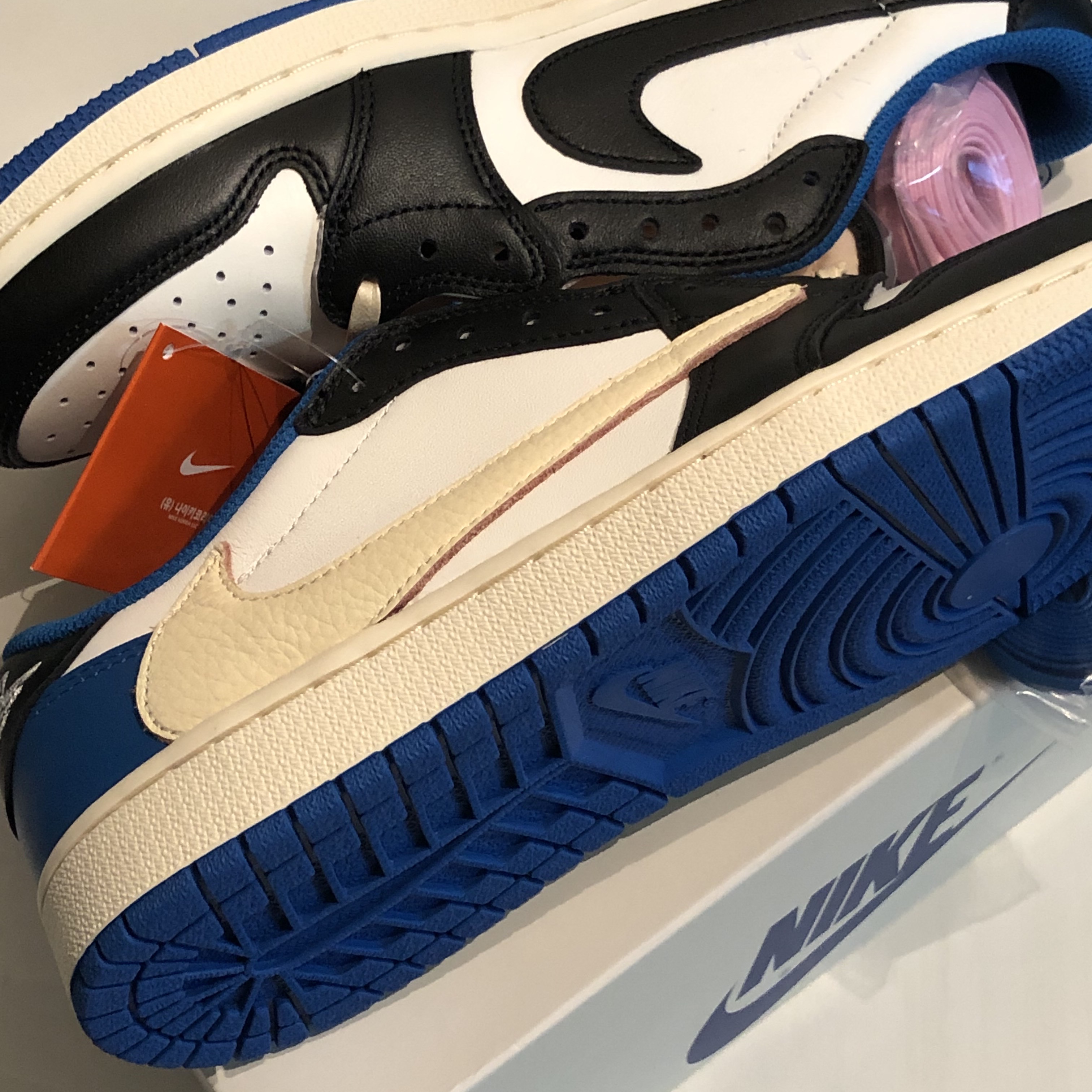 Jordan 1 x Travis Scott x Fragment Retro Low OG SP Military Blue 착용 스타일