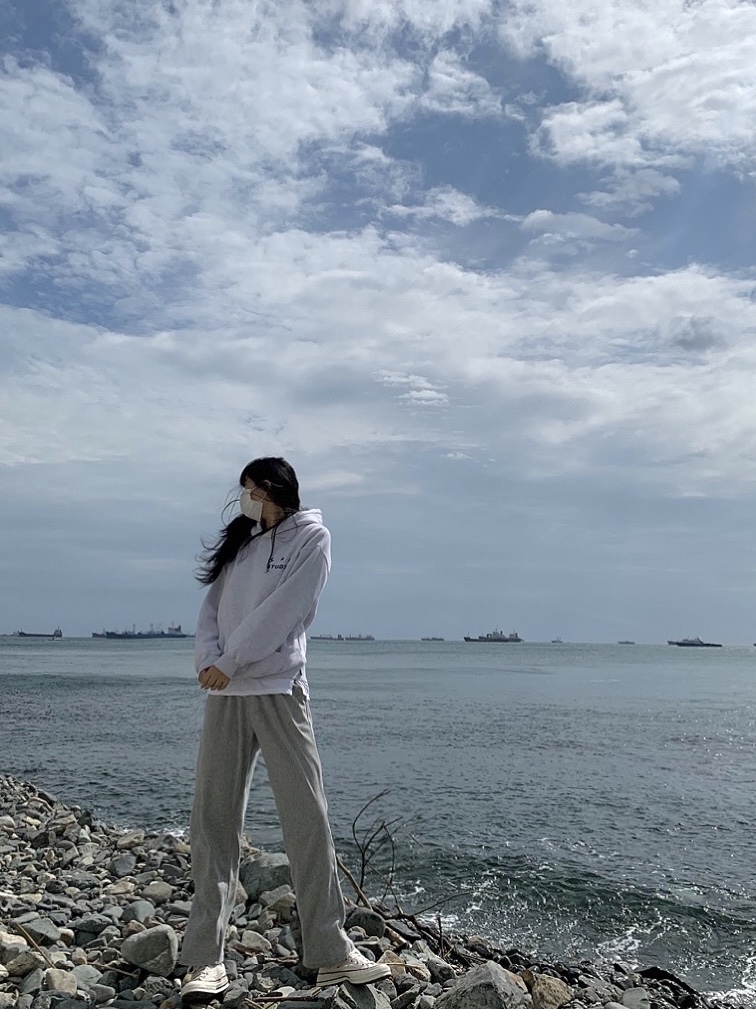 IAB Studio Hoodie Oatmeal Gray - 21SS 착용 스타일