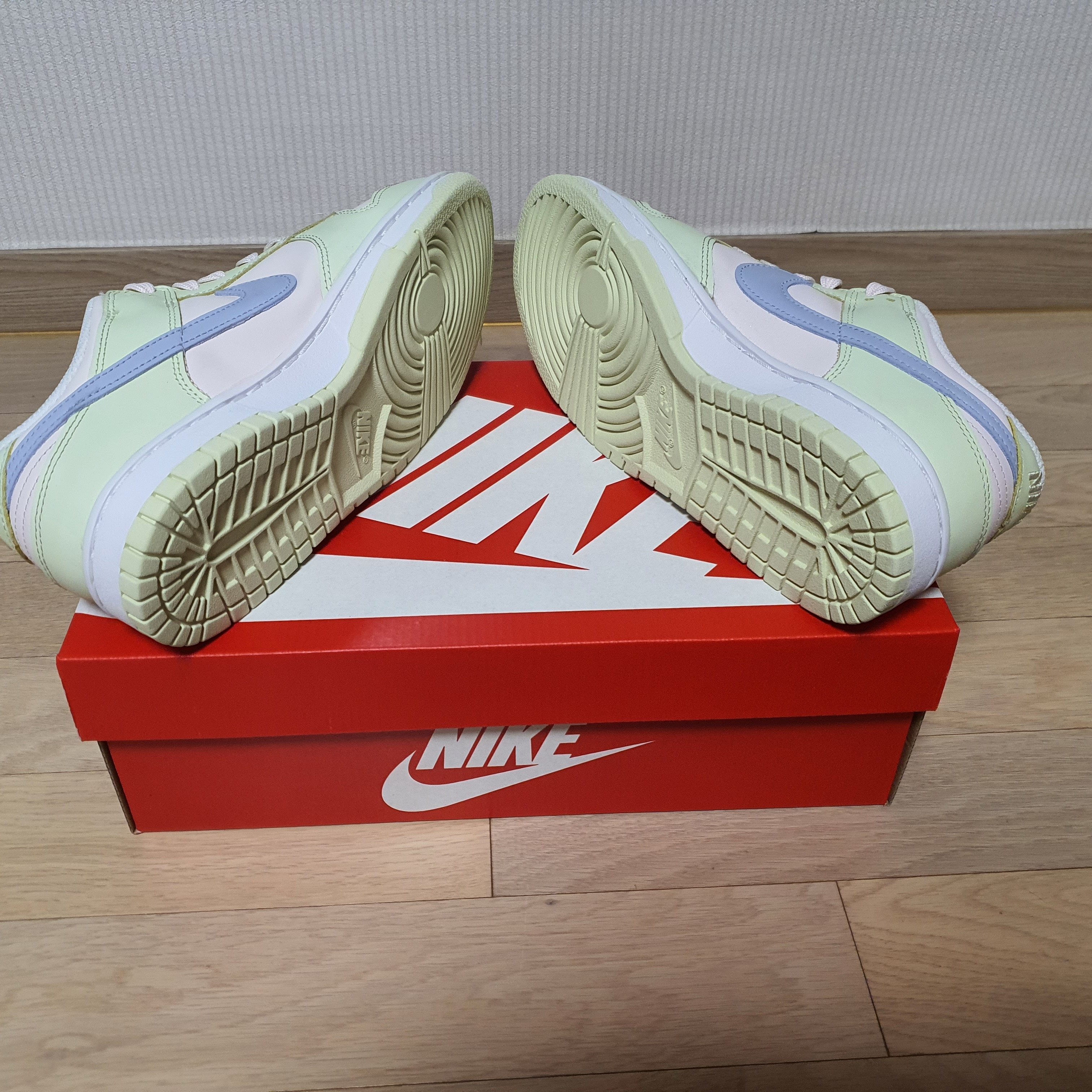 (W) Nike Dunk Low Light Soft Pink 착용 스타일 - 4