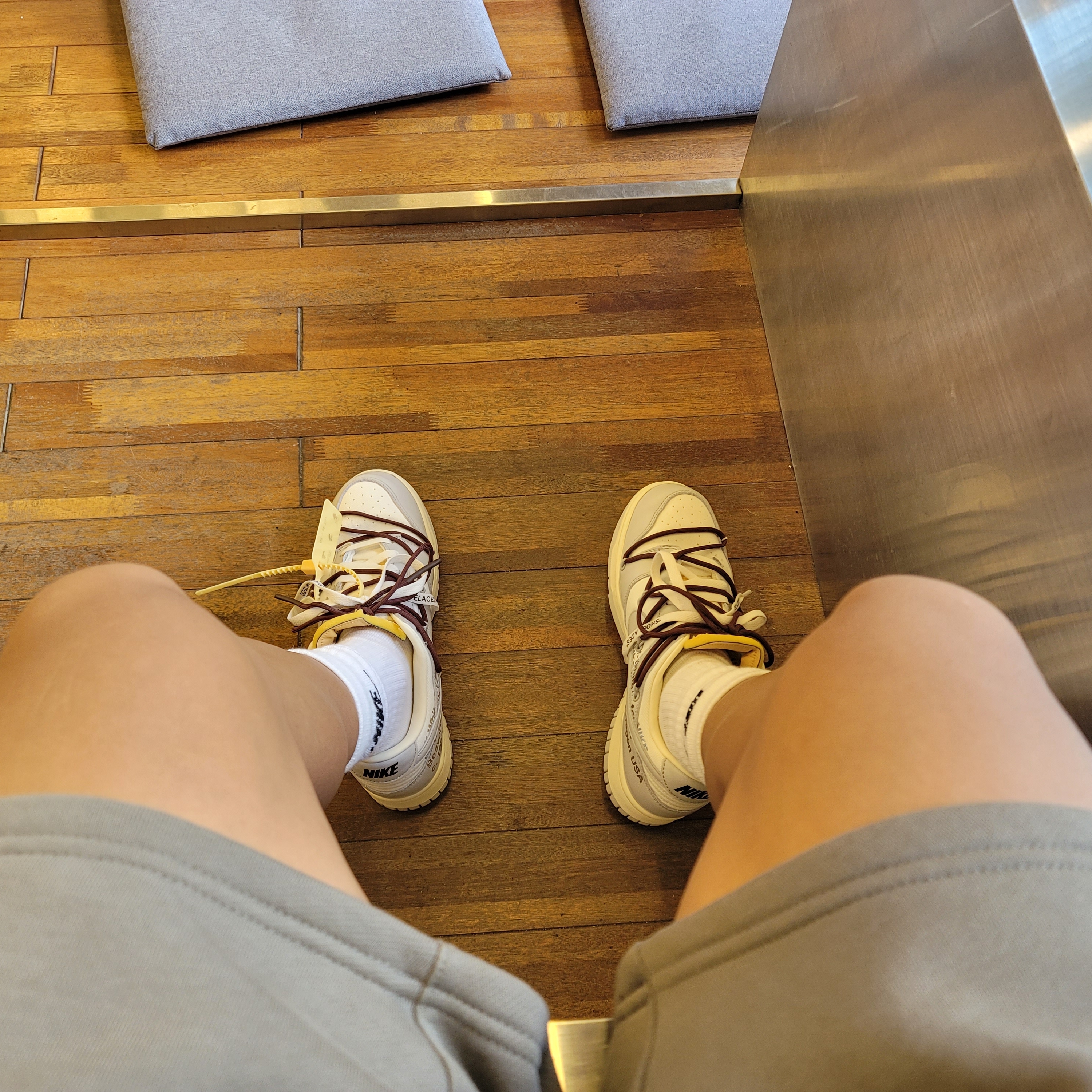 Nike x Off-White Dunk Low The 50 - Lot 46, Essentials Fleece Shorts Taupe - 20FW 착용 스타일