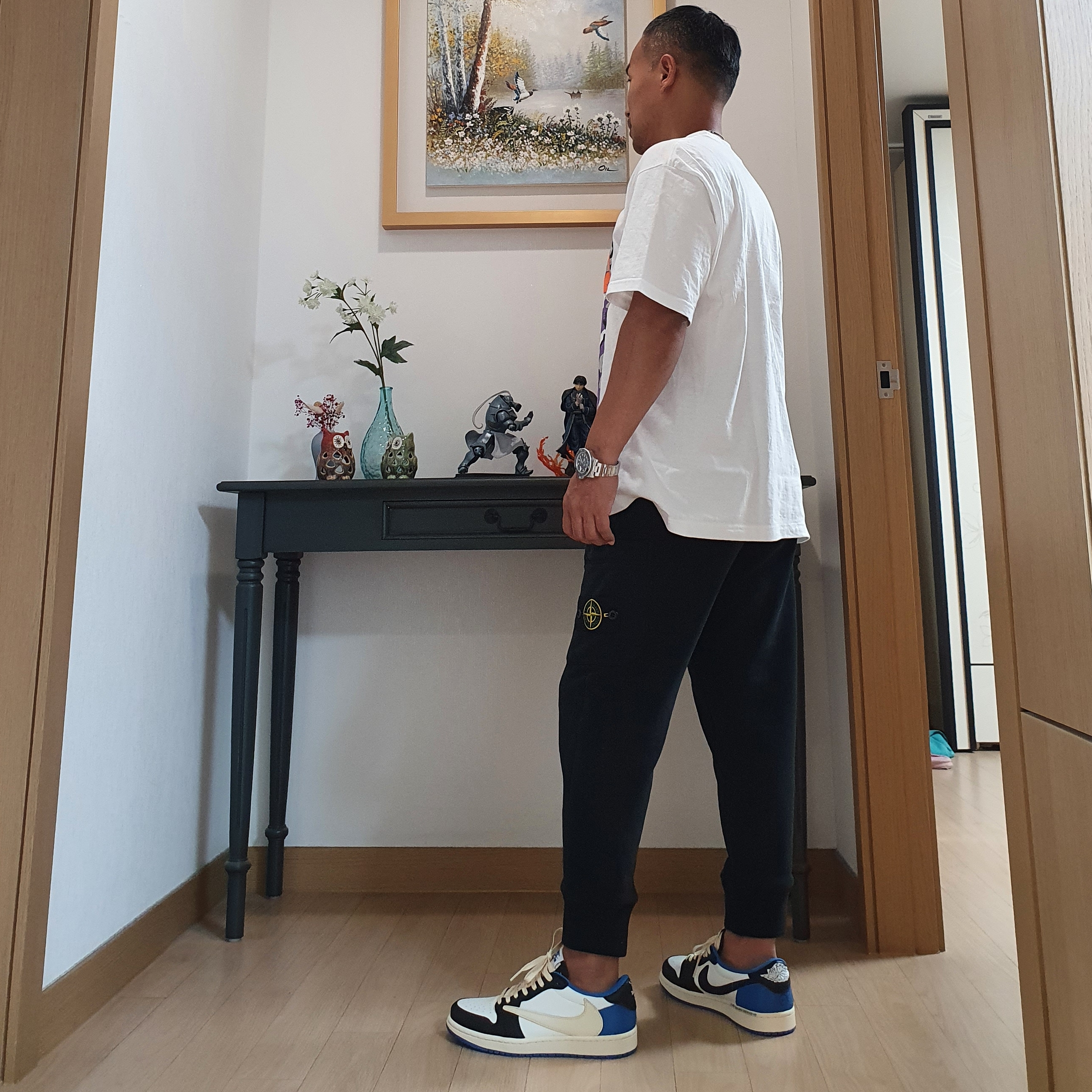 Jordan 1 x Travis Scott x Fragment Retro Low OG SP Military Blue, Stone Island 655F3 Ghost Piece Cotton Stretch Fleece Pants Black - 21SS 착용 스타일 - 1