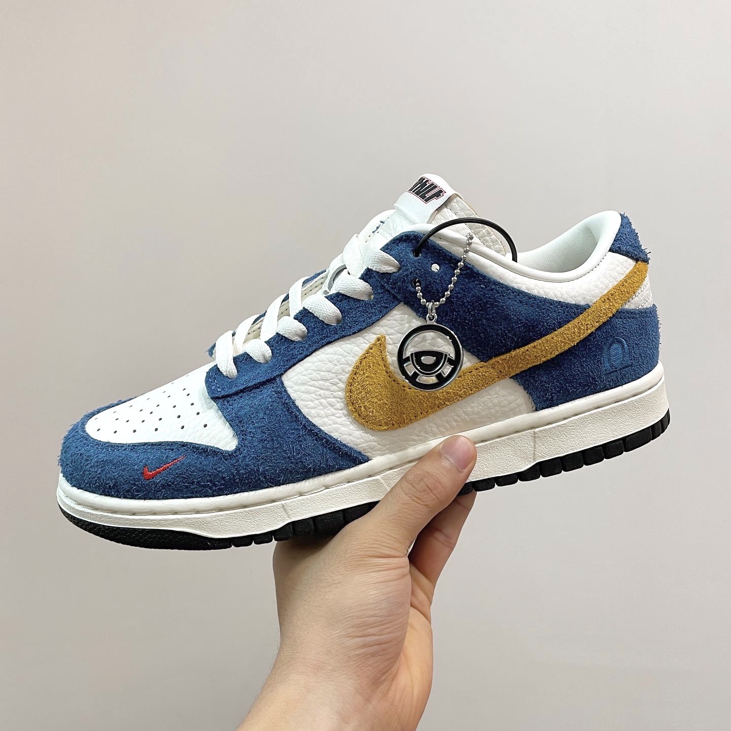 Nike x Kasina Dunk Low 80's Bus 착용 스타일