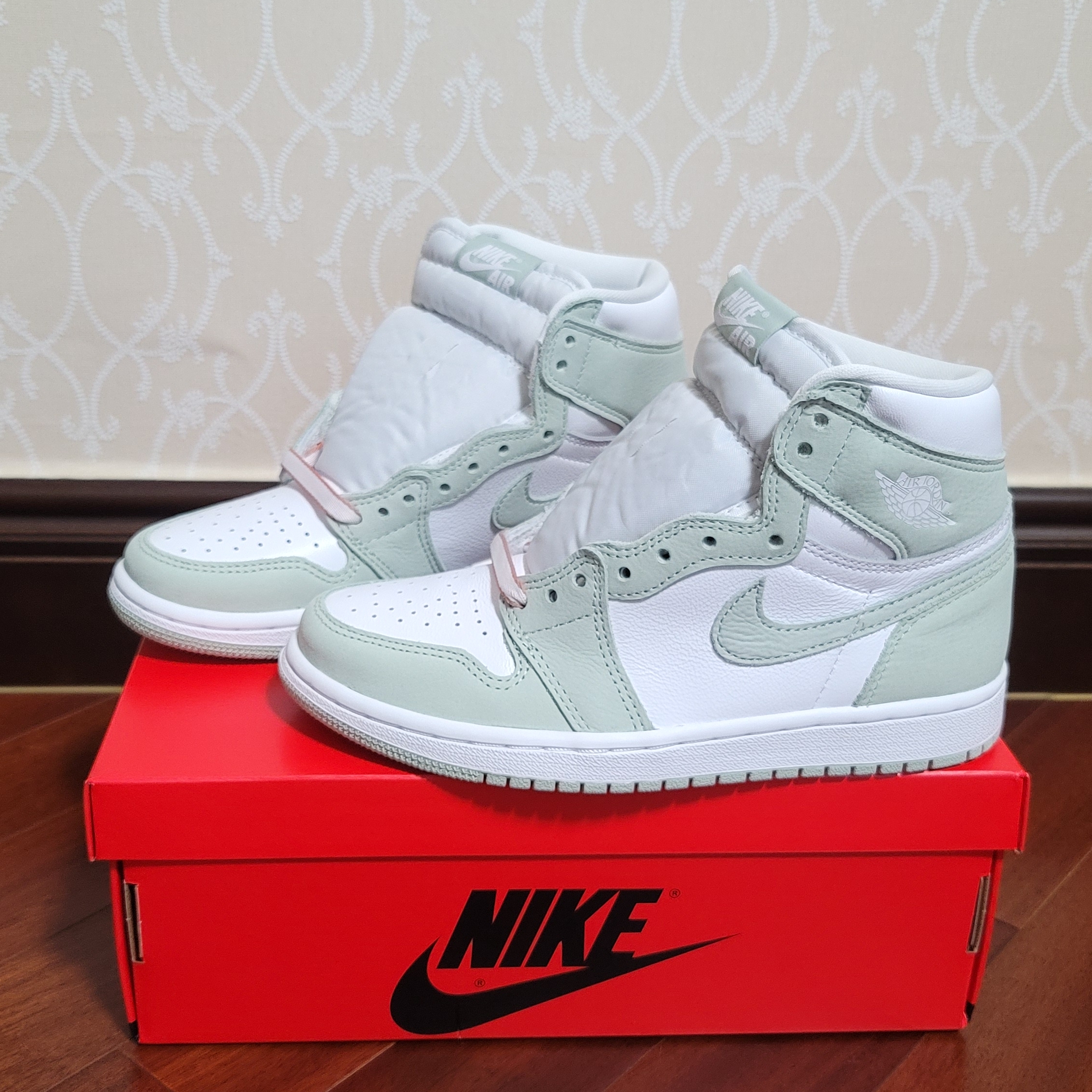 (W) Jordan 1 Retro High OG Seafoam 착용 스타일