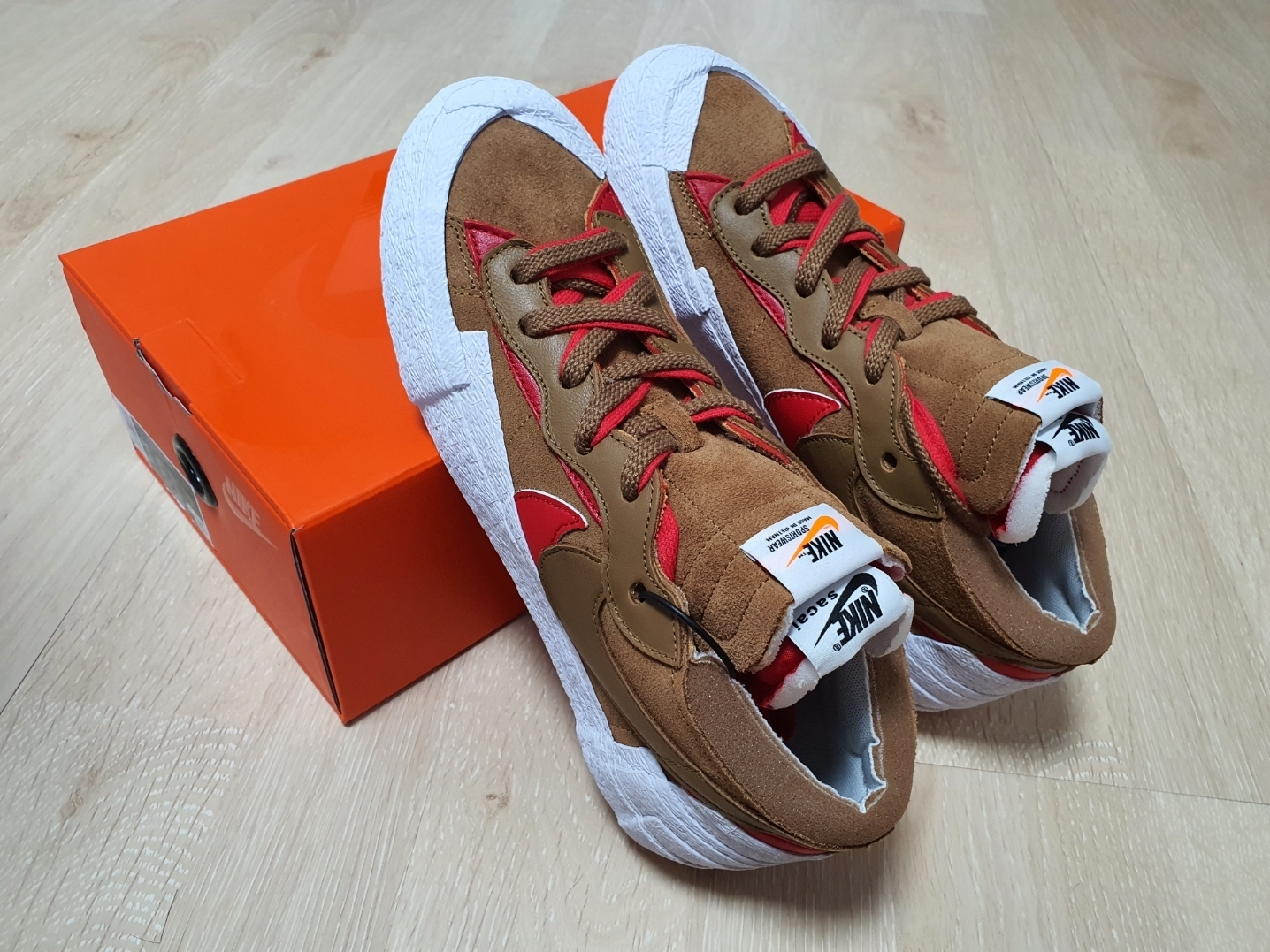 Nike x Sacai Blazer Low British Tan 착용 스타일 - 1