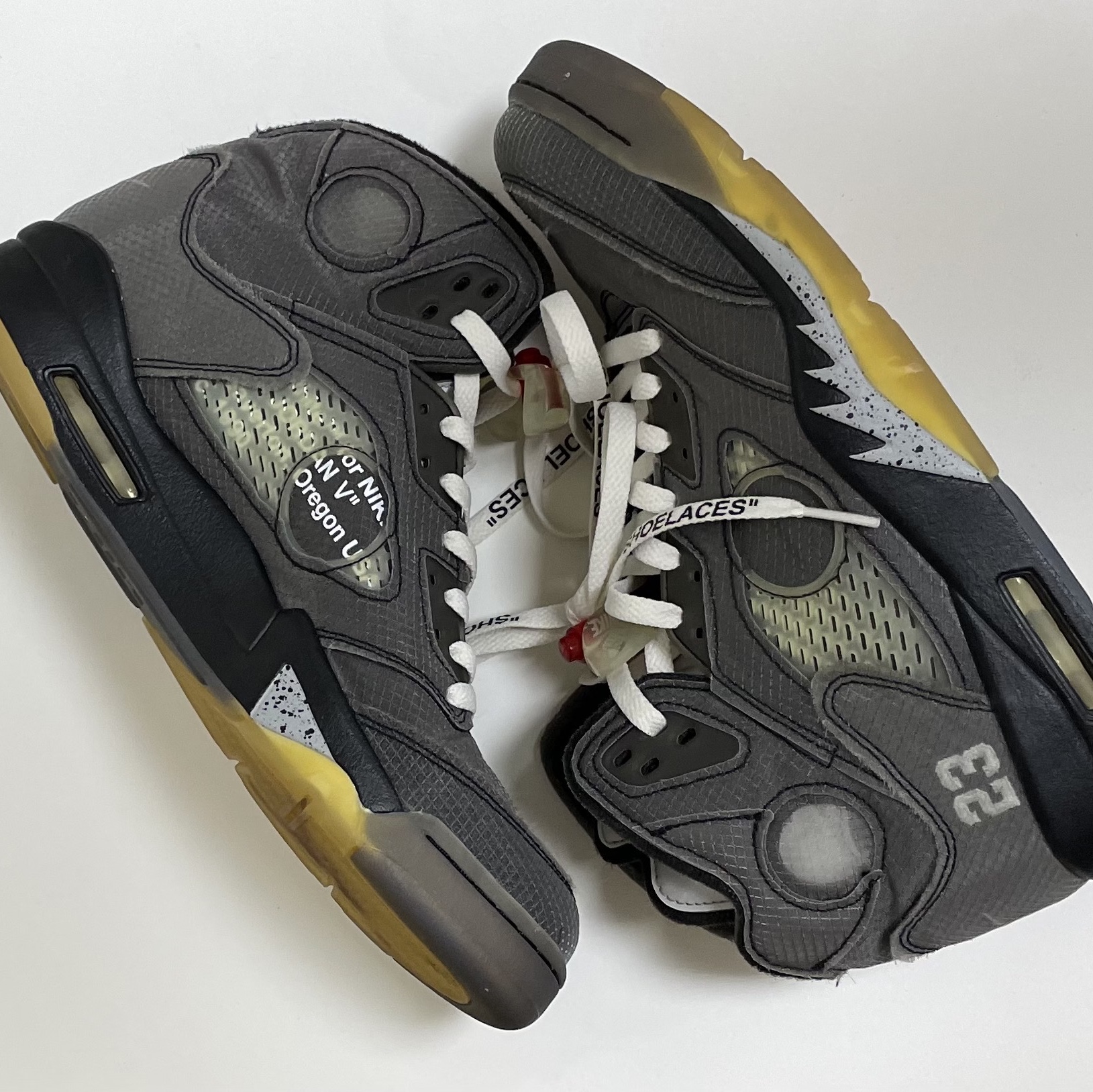 Jordan 5 x Off-White Retro SP Black Muslin 착용 스타일