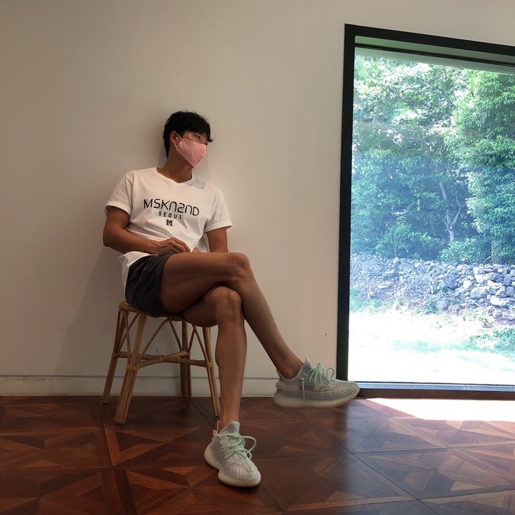 Adidas Yeezy Boost 350 V2 Yeshaya - Reflective 착용 스타일 - 2