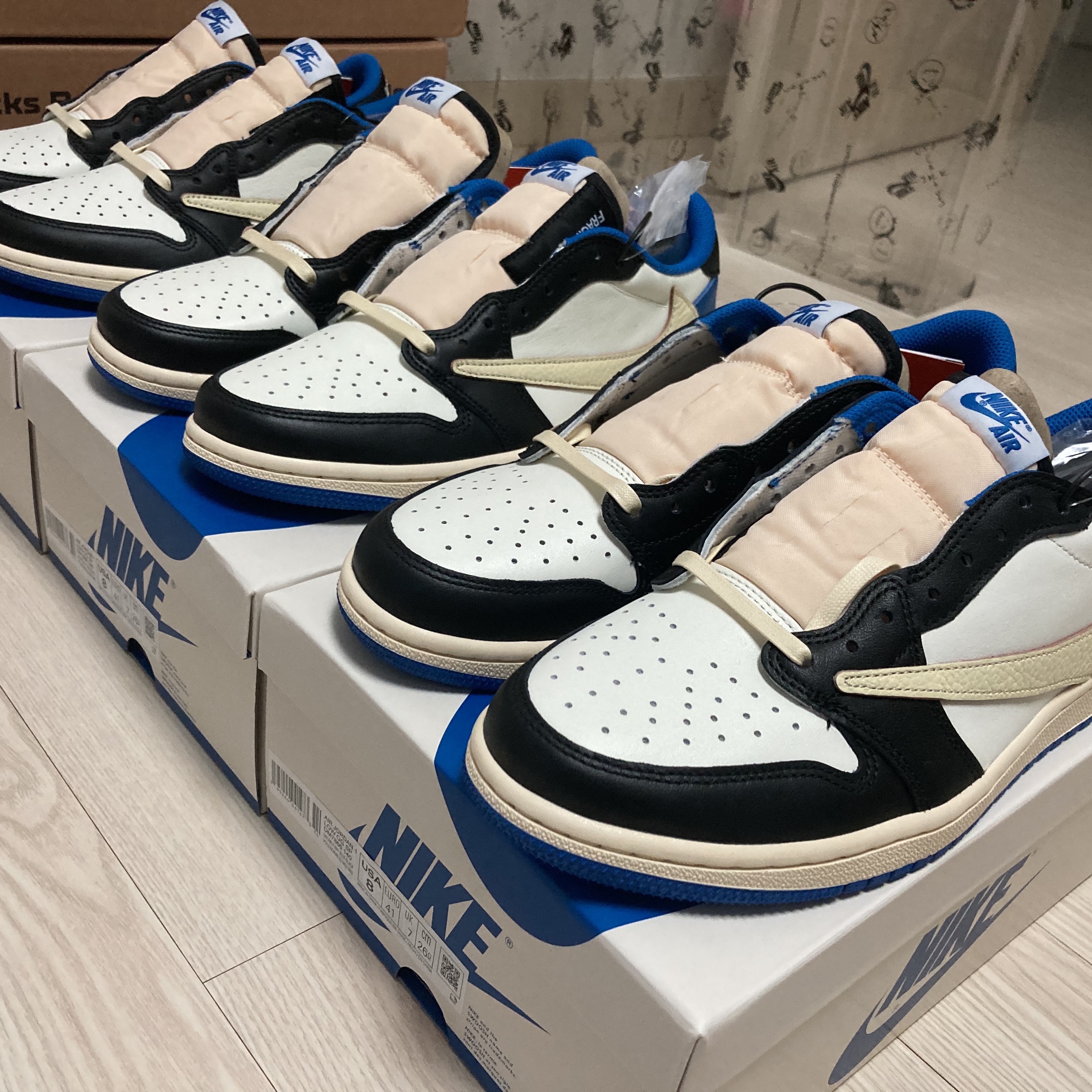 Jordan 1 x Travis Scott x Fragment Retro Low OG SP Military Blue 착용 스타일 - 4