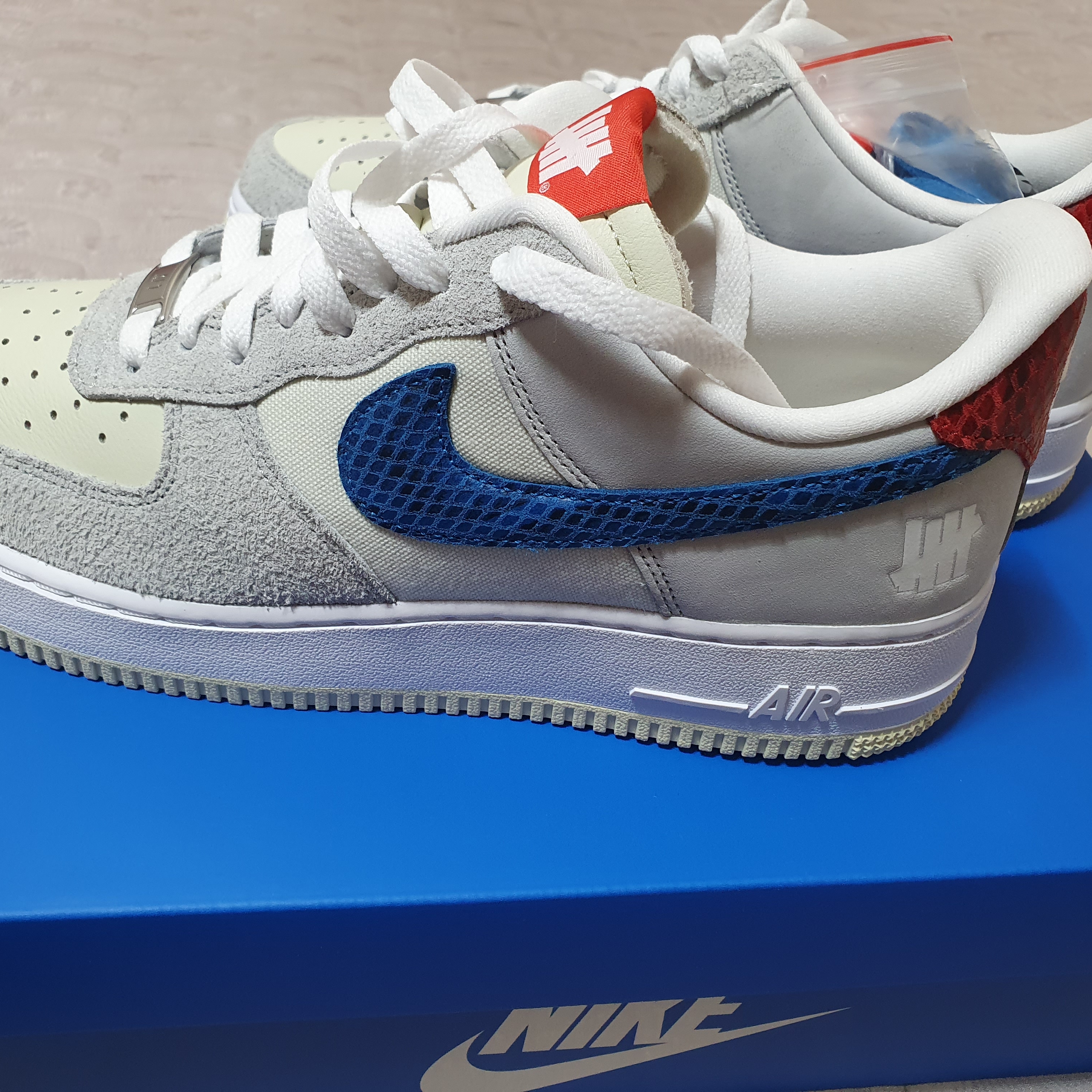 Nike x Undefeated Air Force 1 Low SP 5 On It 착용 스타일 - 3