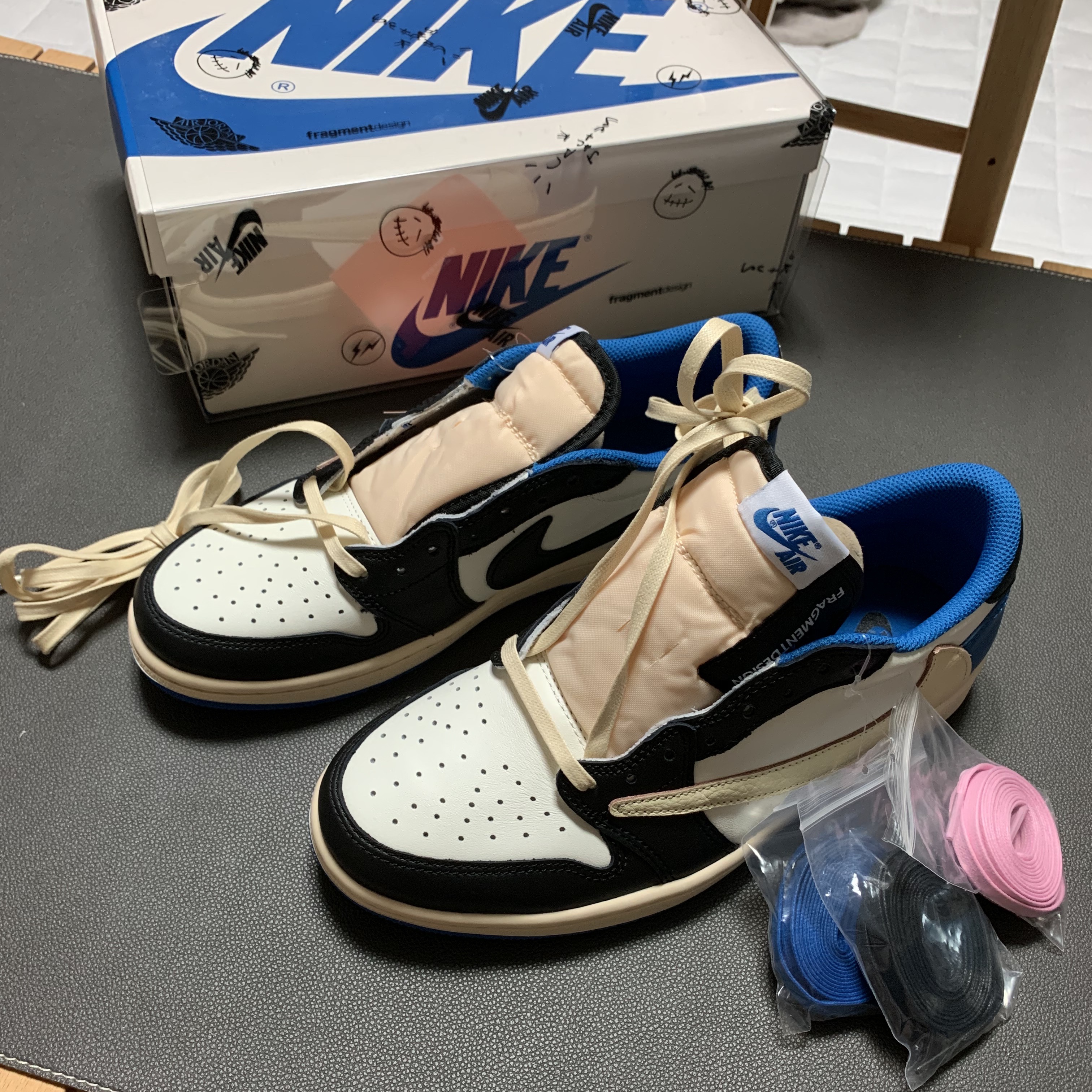 Jordan 1 x Travis Scott x Fragment Retro Low OG SP Military Blue 착용 스타일