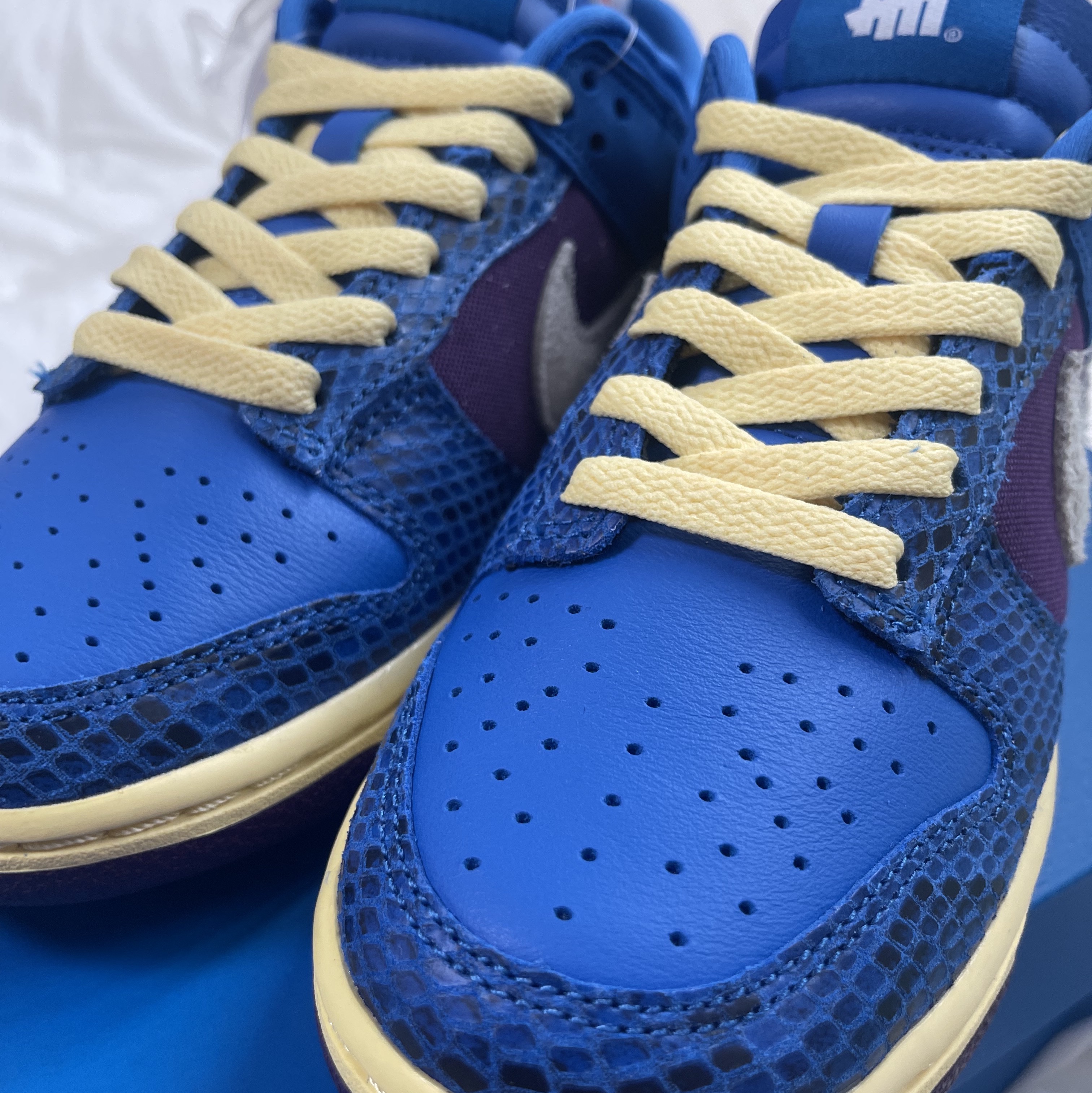 Nike x Undefeated Dunk Low SP 5 On It 착용 스타일 - 4