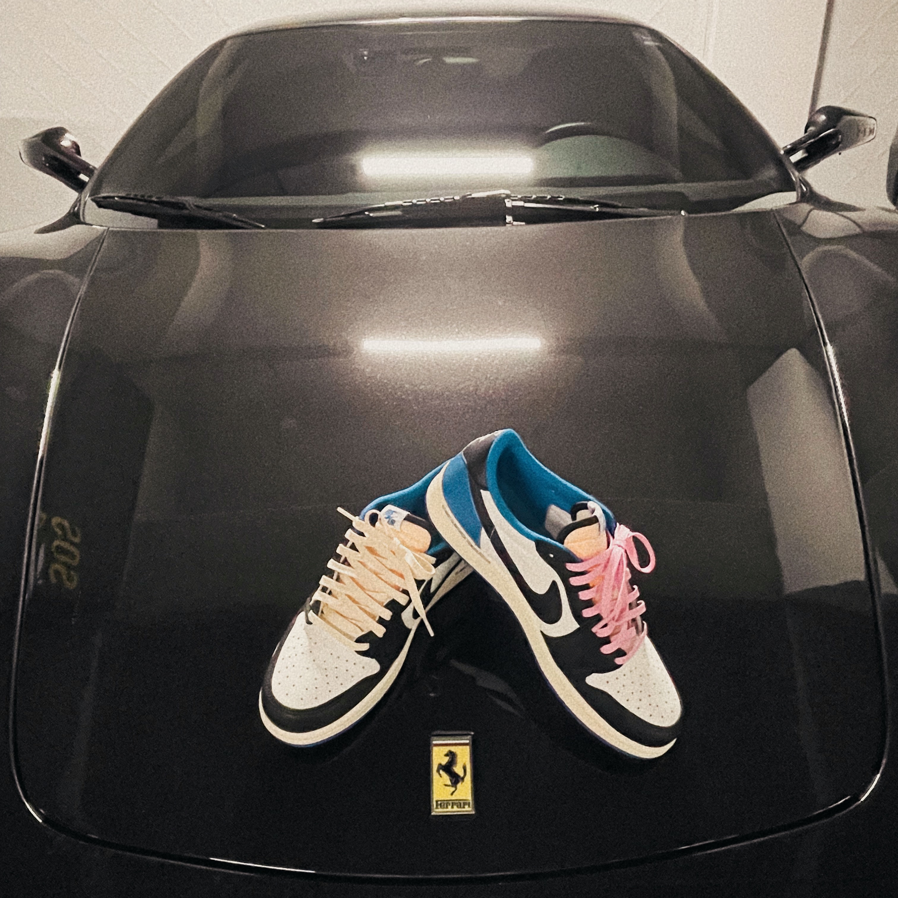 Jordan 1 x Travis Scott x Fragment Retro Low OG SP Military Blue 착용 스타일