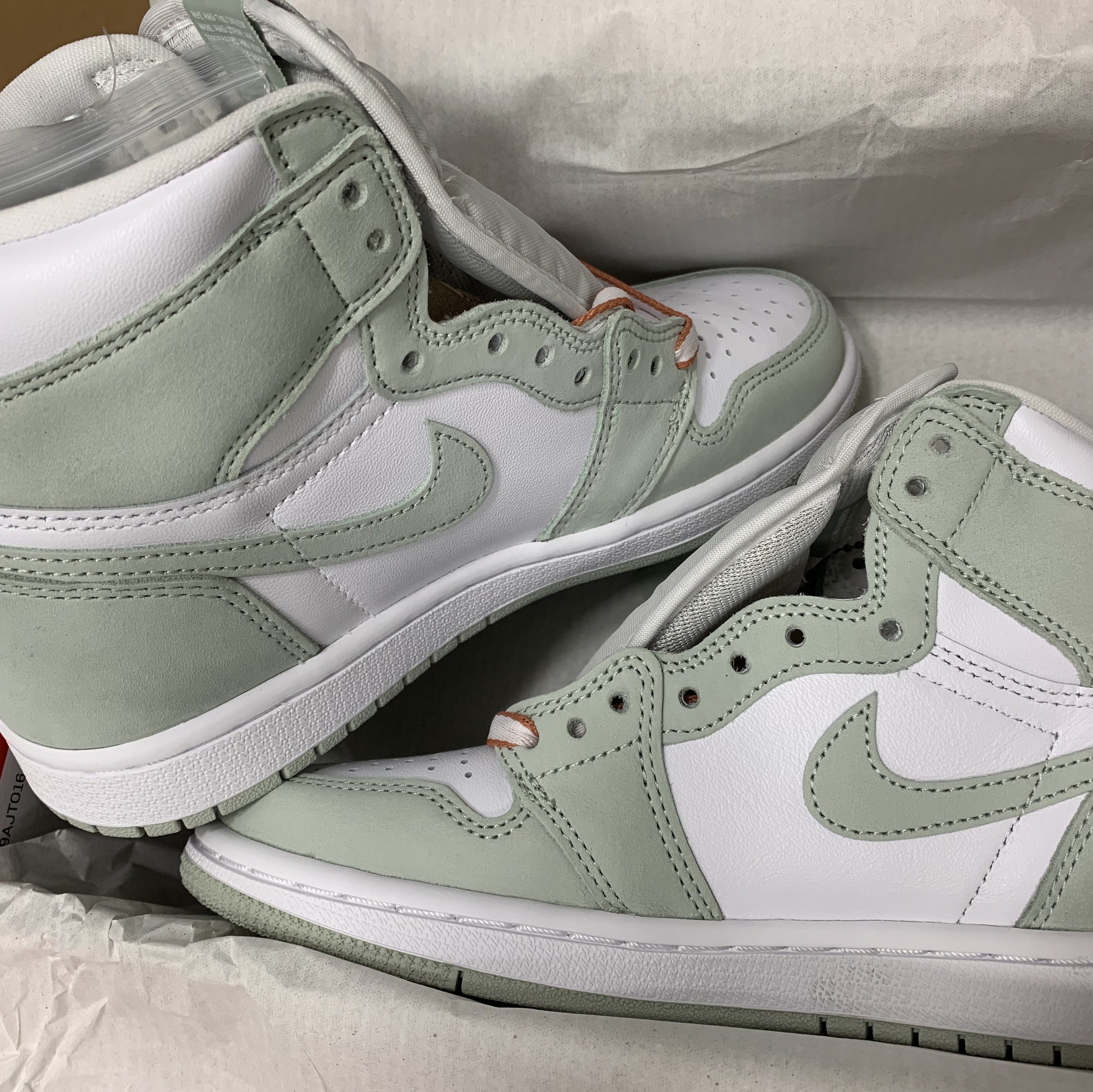 (W) Jordan 1 Retro High OG Seafoam 착용 스타일