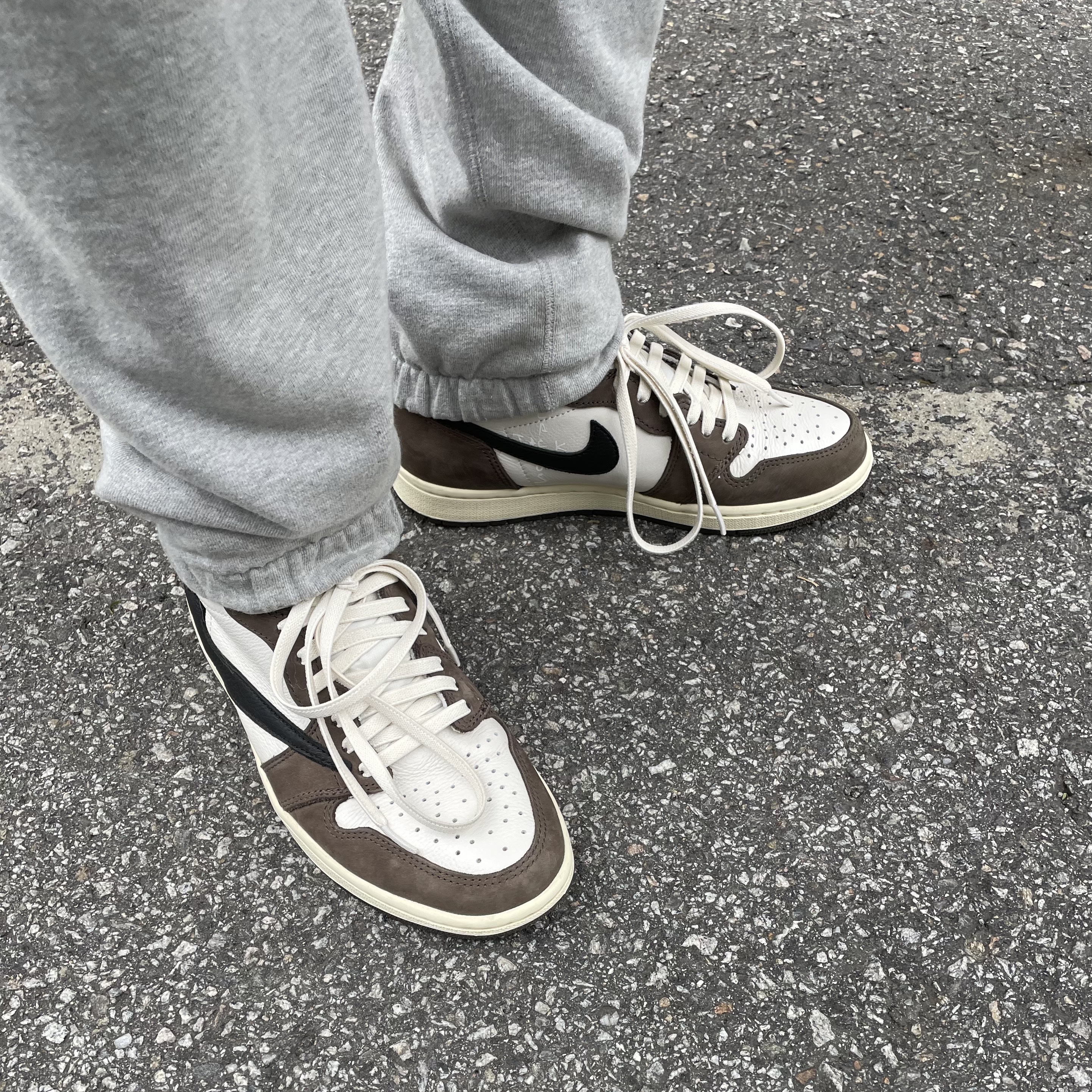 Jordan 1 x Travis Scott Retro High OG SP Mocha 착용 스타일
