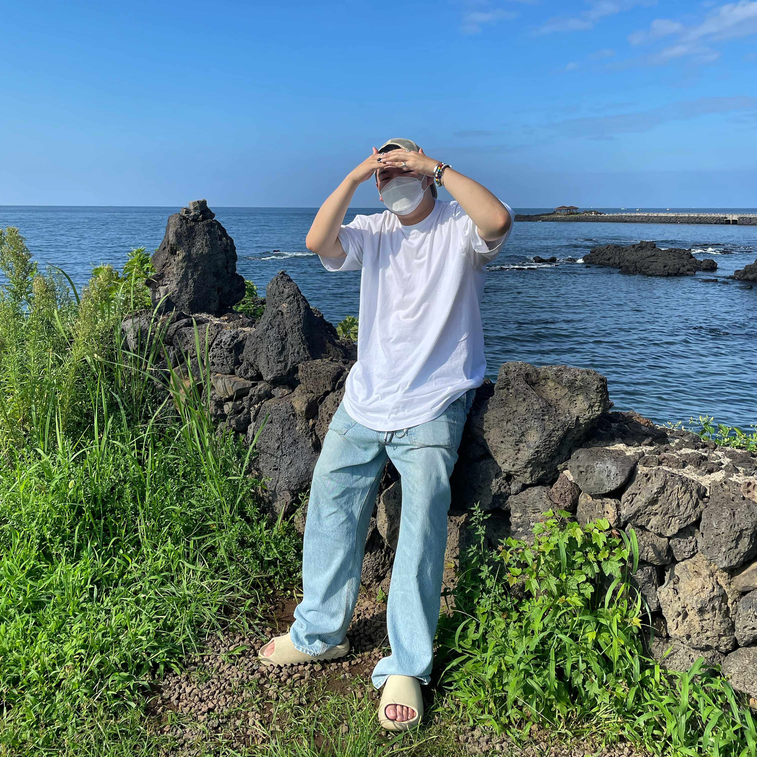 Adidas Yeezy Slide Bone 착용 스타일