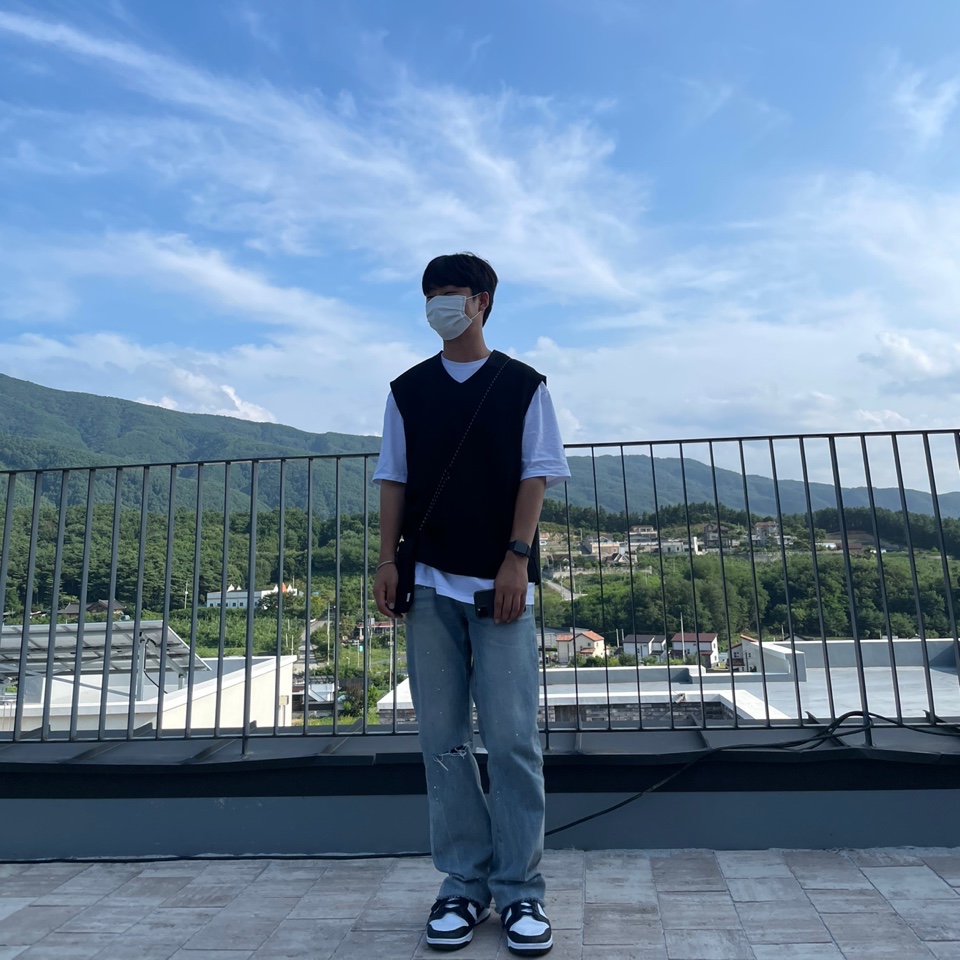 Nike Dunk Low Retro Black, Stussy Basic Stussy T-Shirt White 2021 착용 스타일