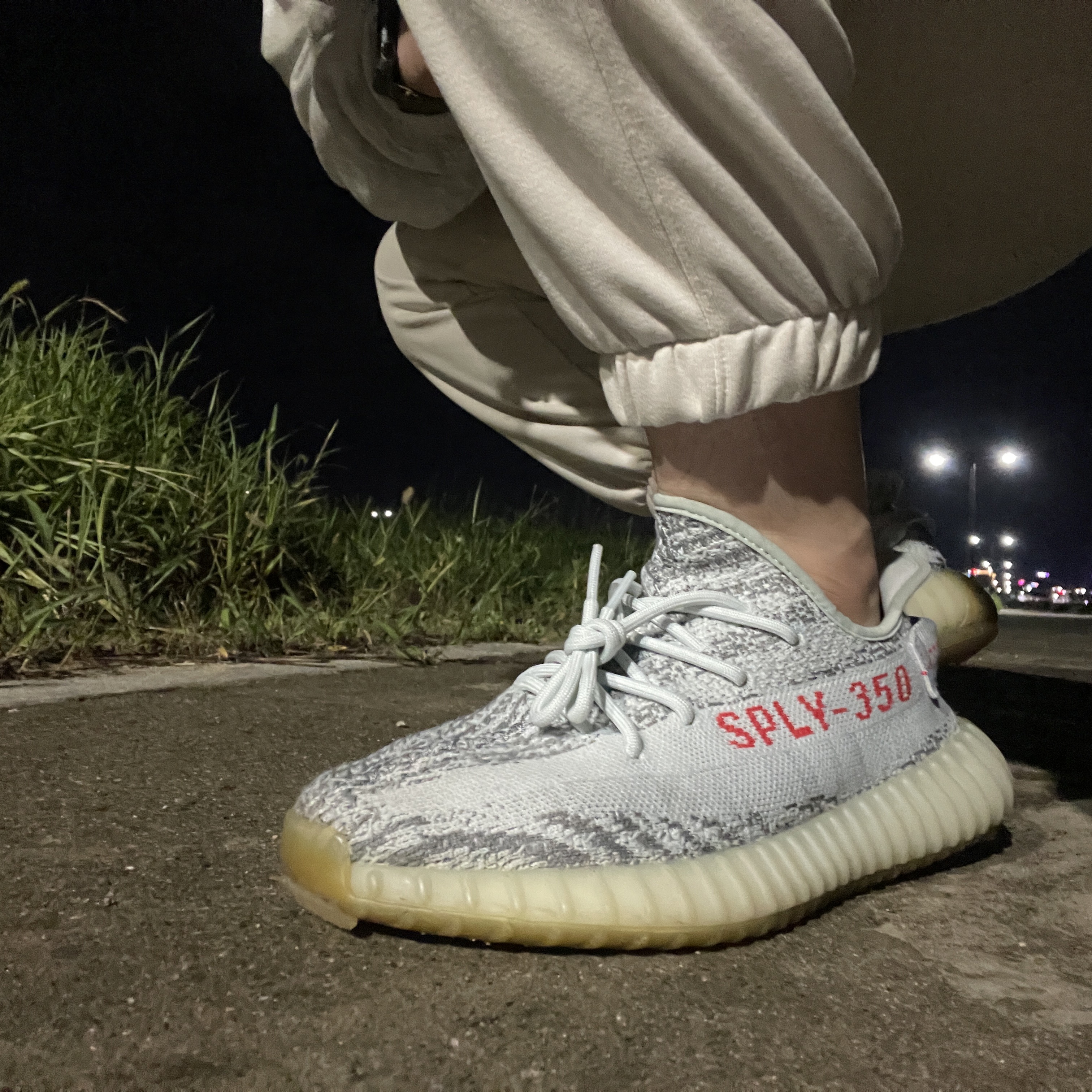 Adidas Yeezy Boost 350 V2 Blue Tint 2017 착용 스타일