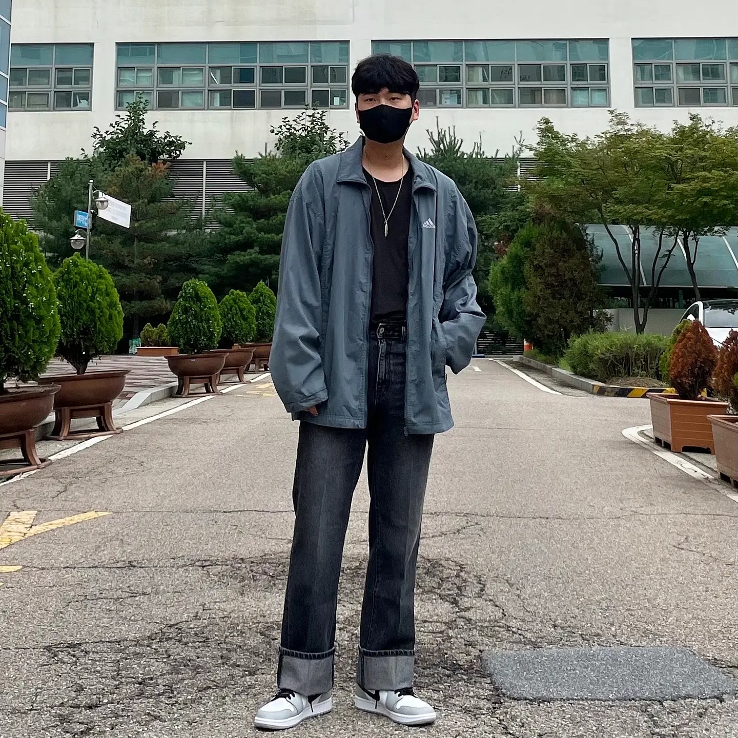 Jordan 1 Mid Light Smoke Grey 착용 스타일 - 1
