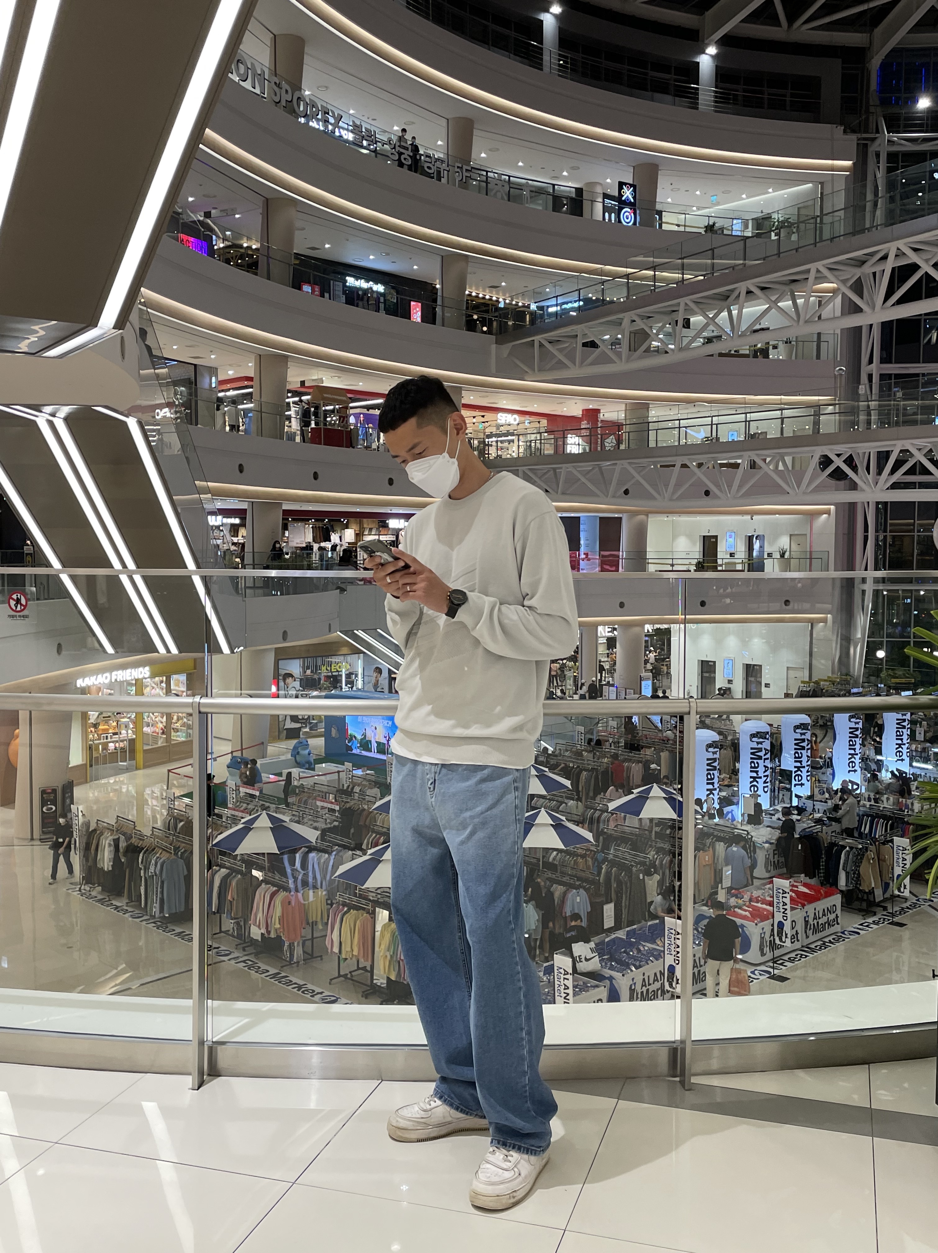 (W) Nike Air Force 1 Shadow Triple White 착용 스타일 - 3