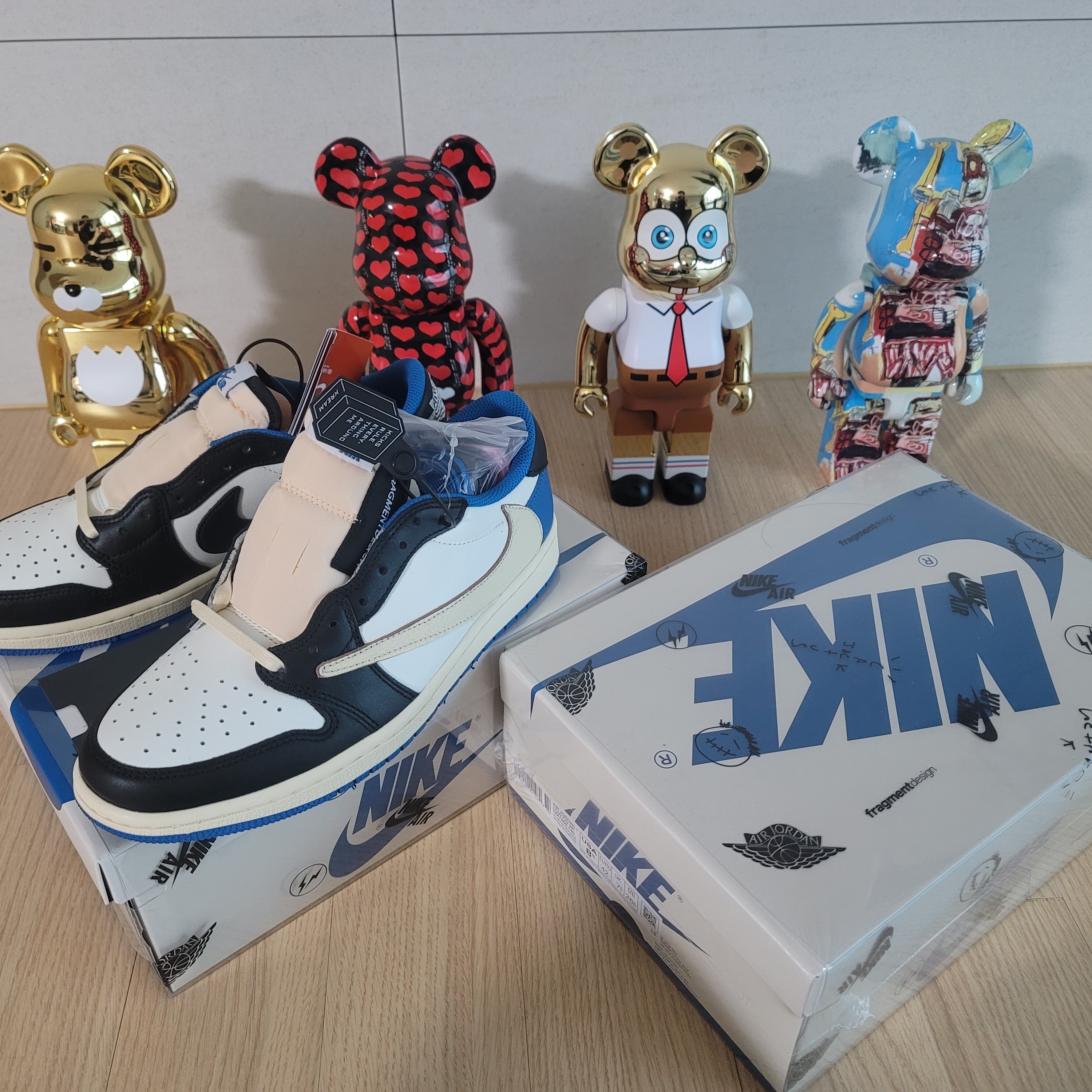 Jordan 1 x Travis Scott x Fragment Retro Low OG SP Military Blue 착용 스타일