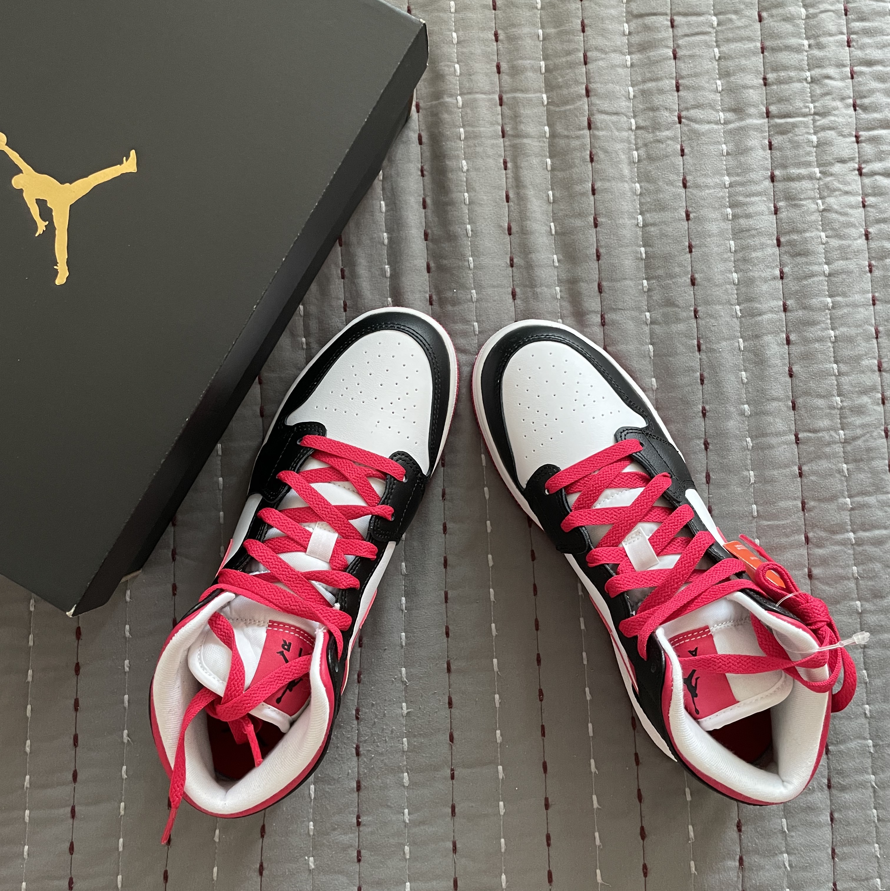(GS) Jordan 1 Mid Very Berry  착용 스타일