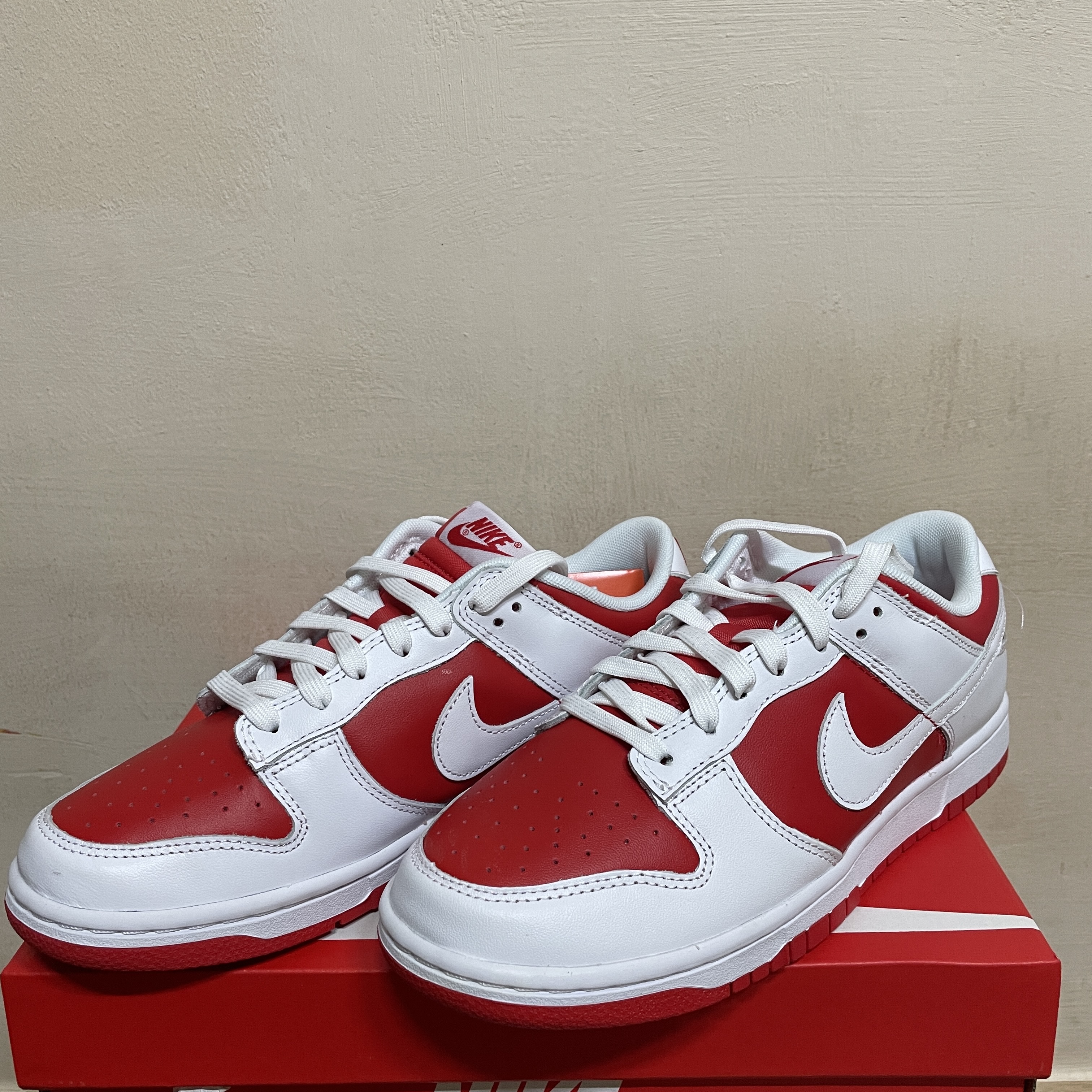 Nike Dunk Low Retro Championship Red 착용 스타일 - 1