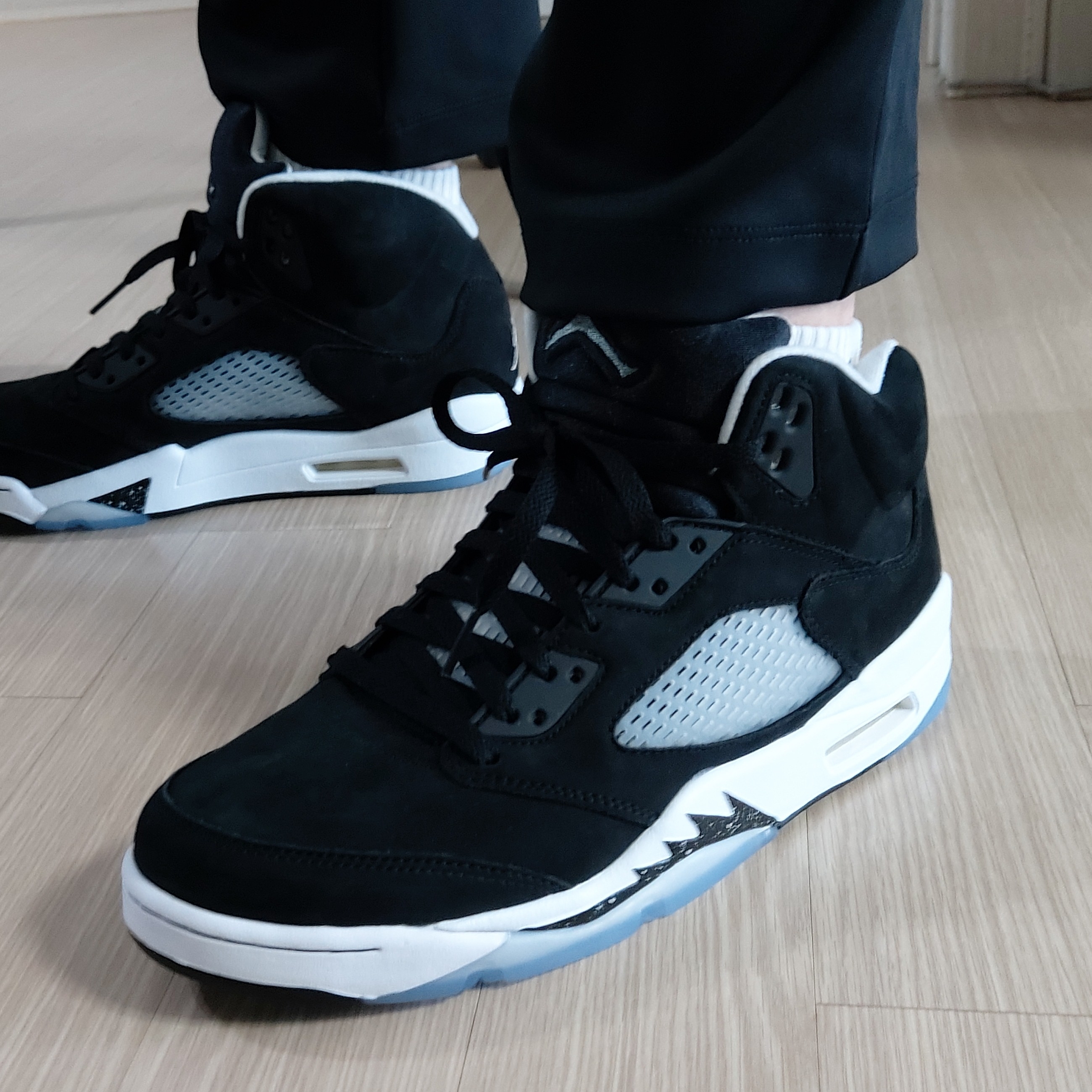 Jordan 5 Retro Moonlight 착용 스타일 - 2