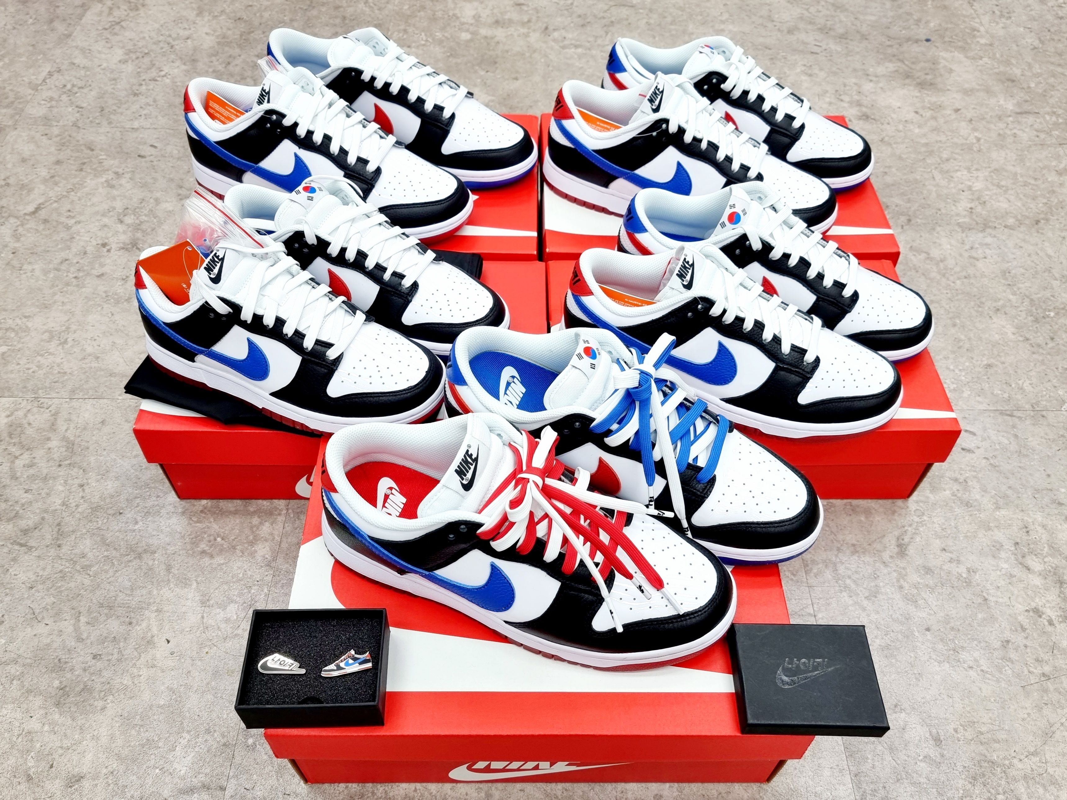 Nike Dunk Low SE Seoul, Nike Dunk Low SE Seoul (With Special Gift) 착용 스타일 - 1