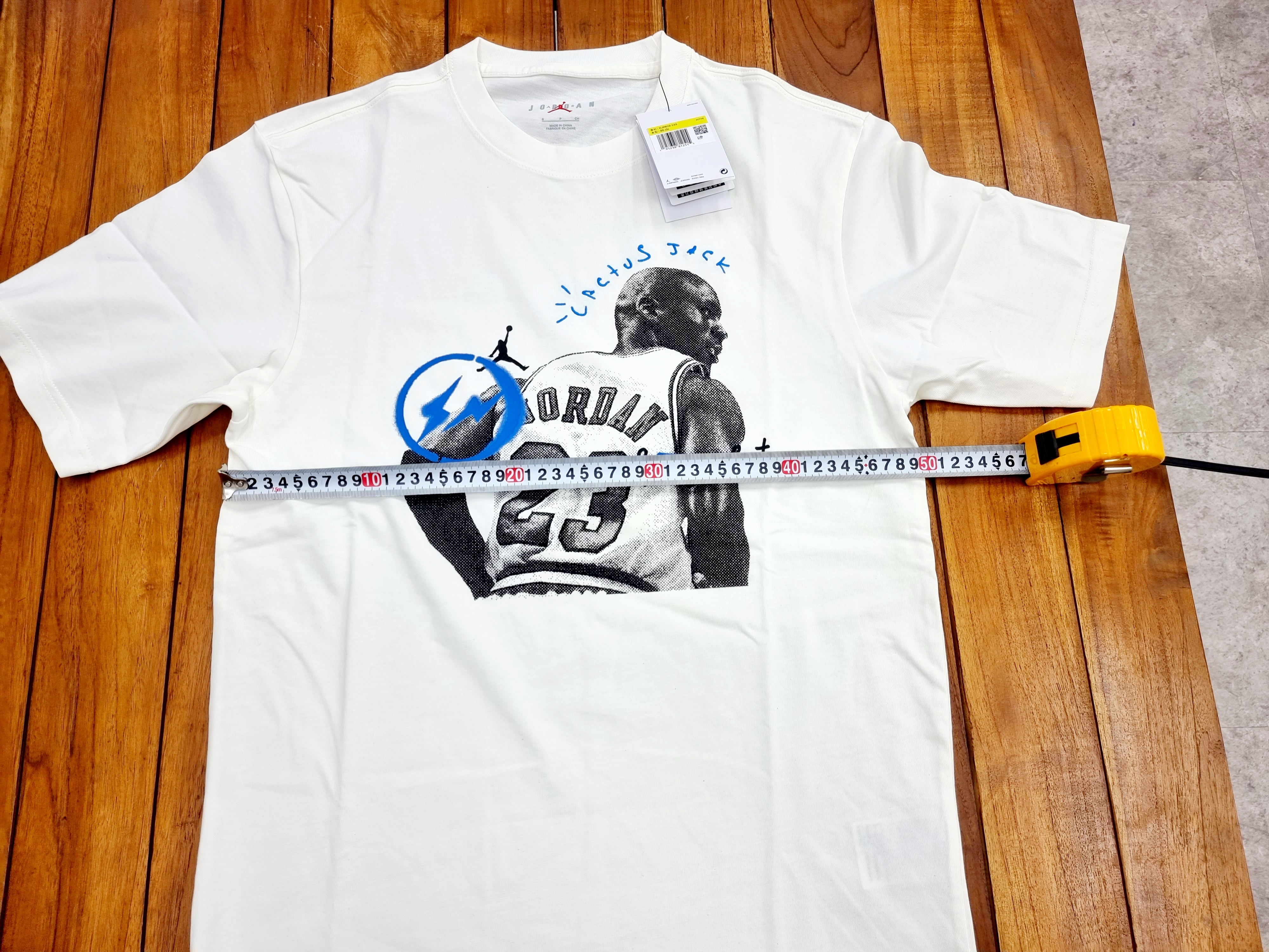 Jordan x Travis Scott x Fragment T-Shirt Sail (DJ0619-133) 착용 스타일 - 2