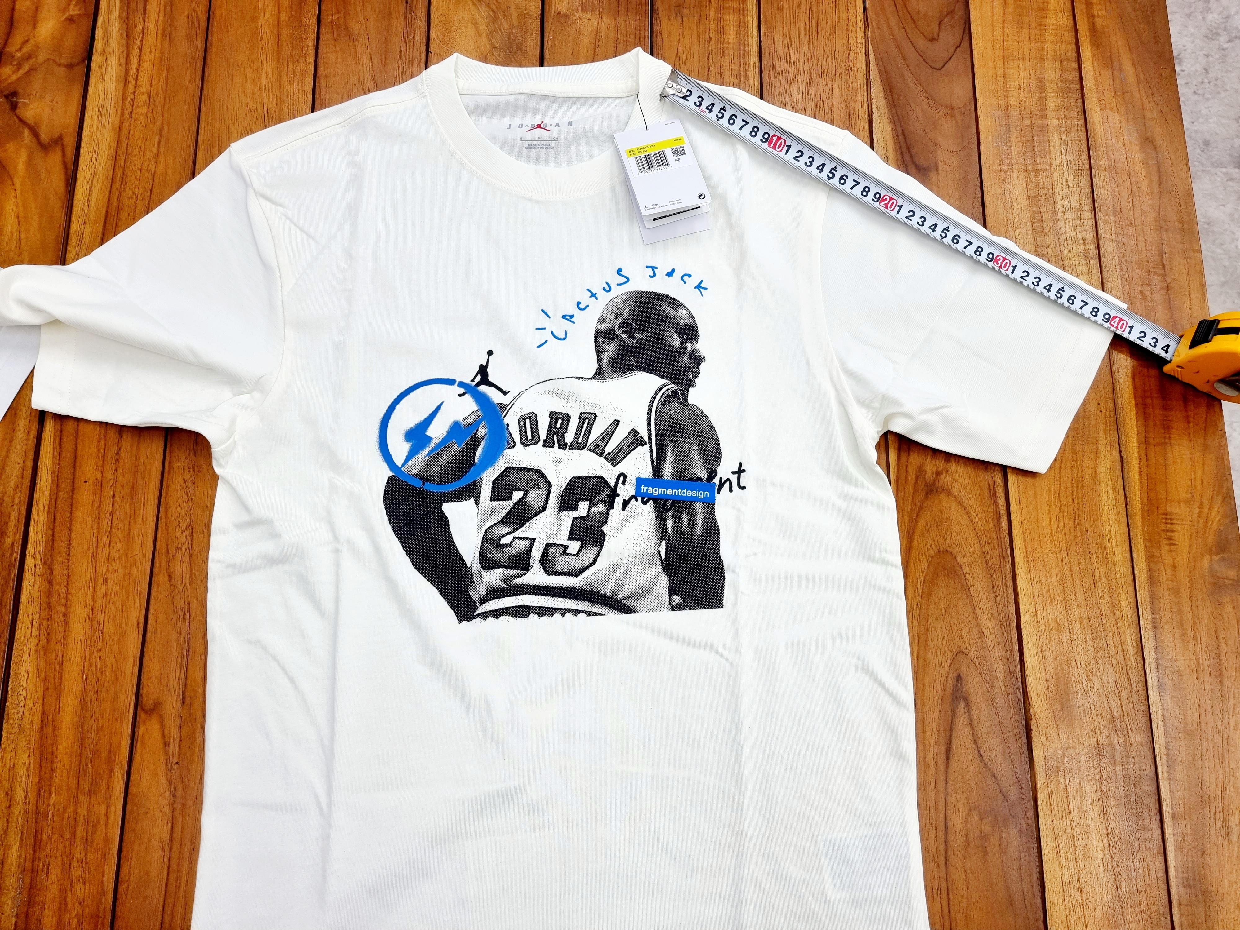 Jordan x Travis Scott x Fragment T-Shirt Sail (DJ0619-133) 착용 스타일 - 3