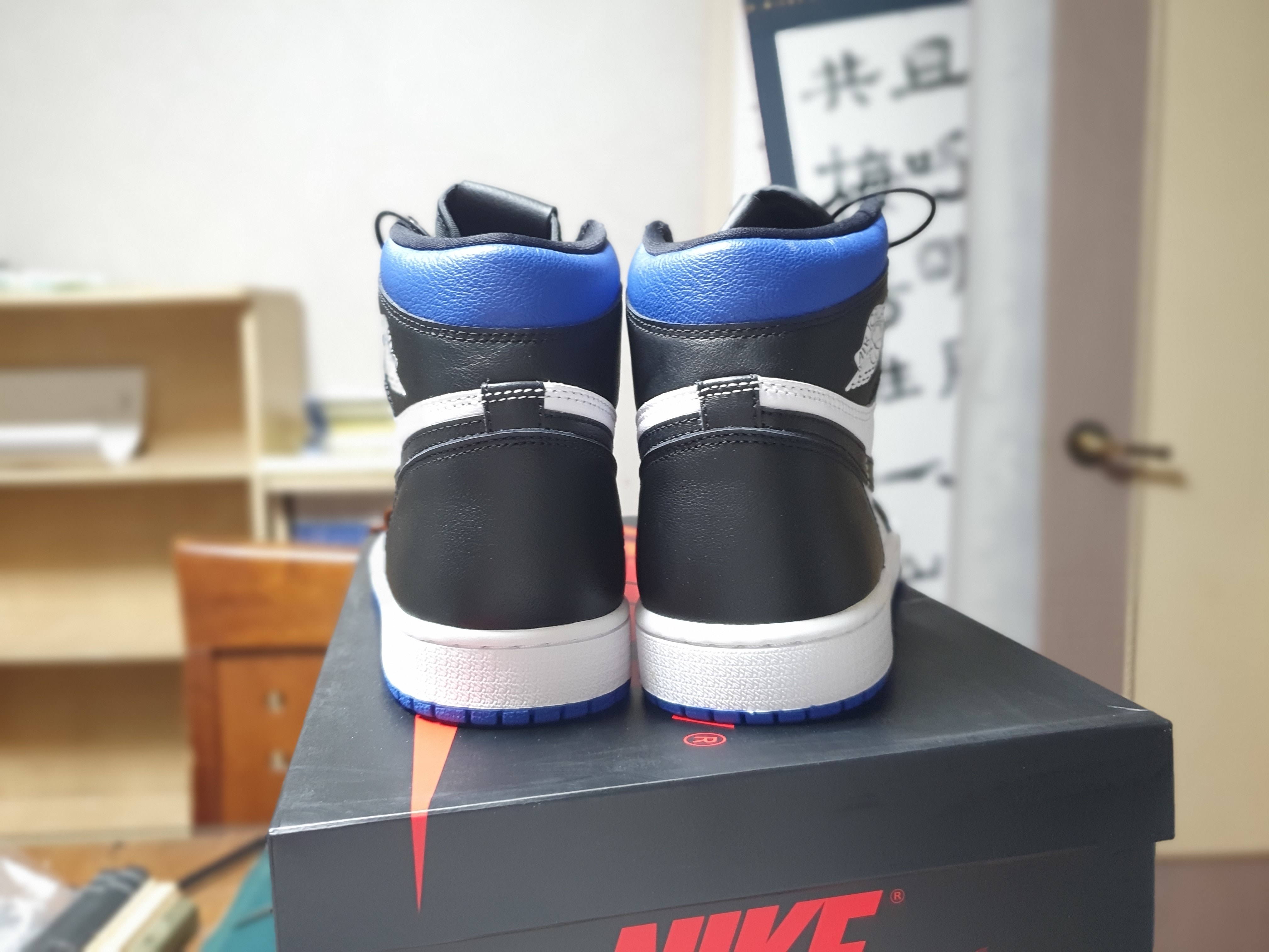 Jordan 1 Retro High OG Royal Toe 착용 스타일 - 3