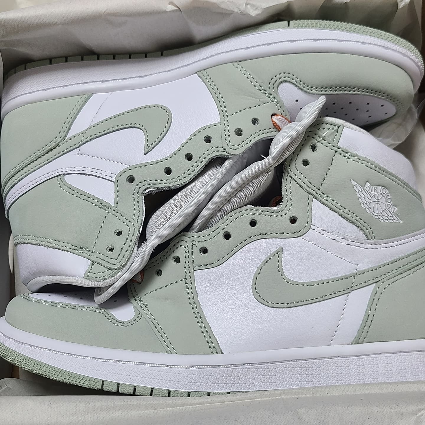 (W) Jordan 1 Retro High OG Seafoam 착용 스타일