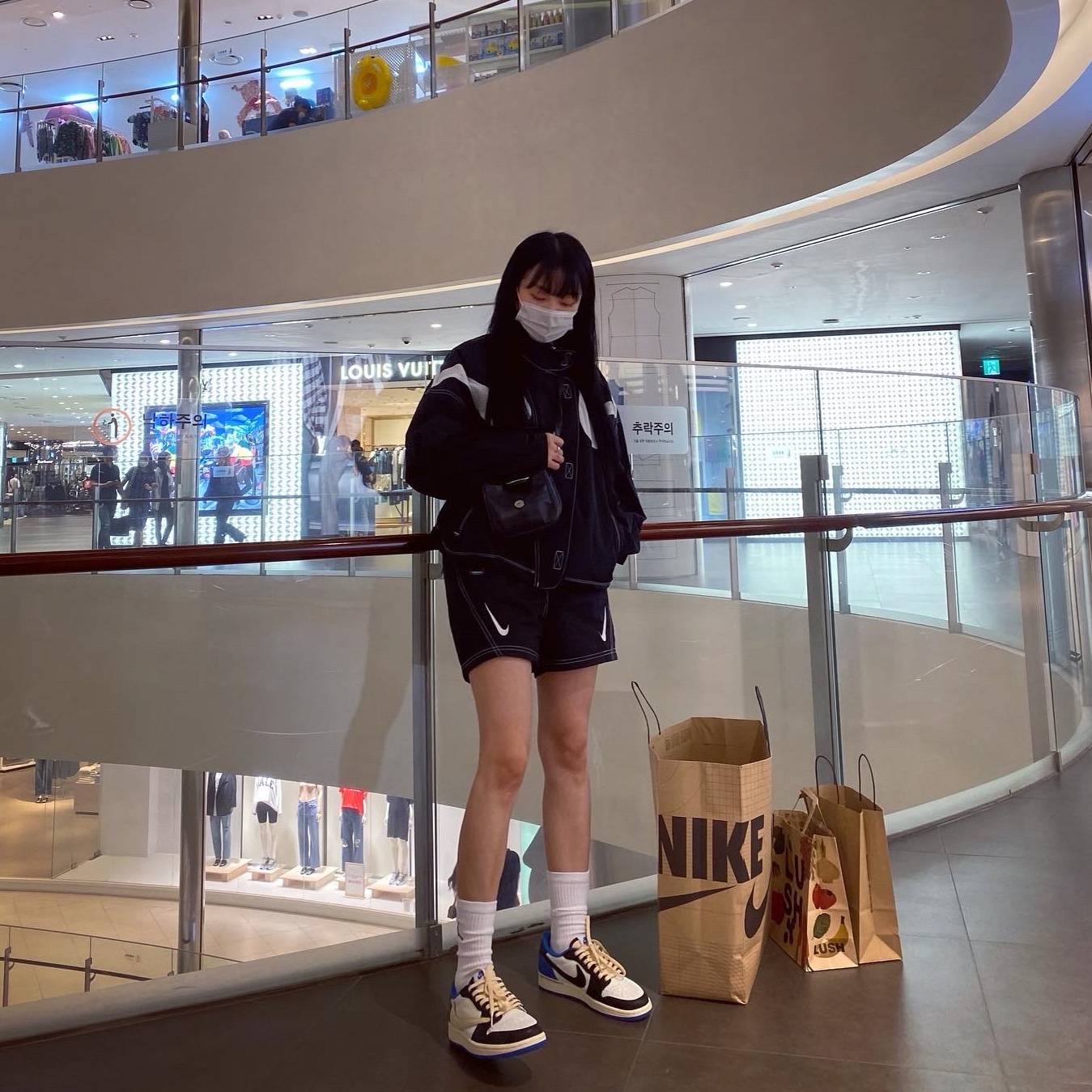 Jordan 1 x Travis Scott x Fragment Retro Low OG SP Military Blue 착용 스타일