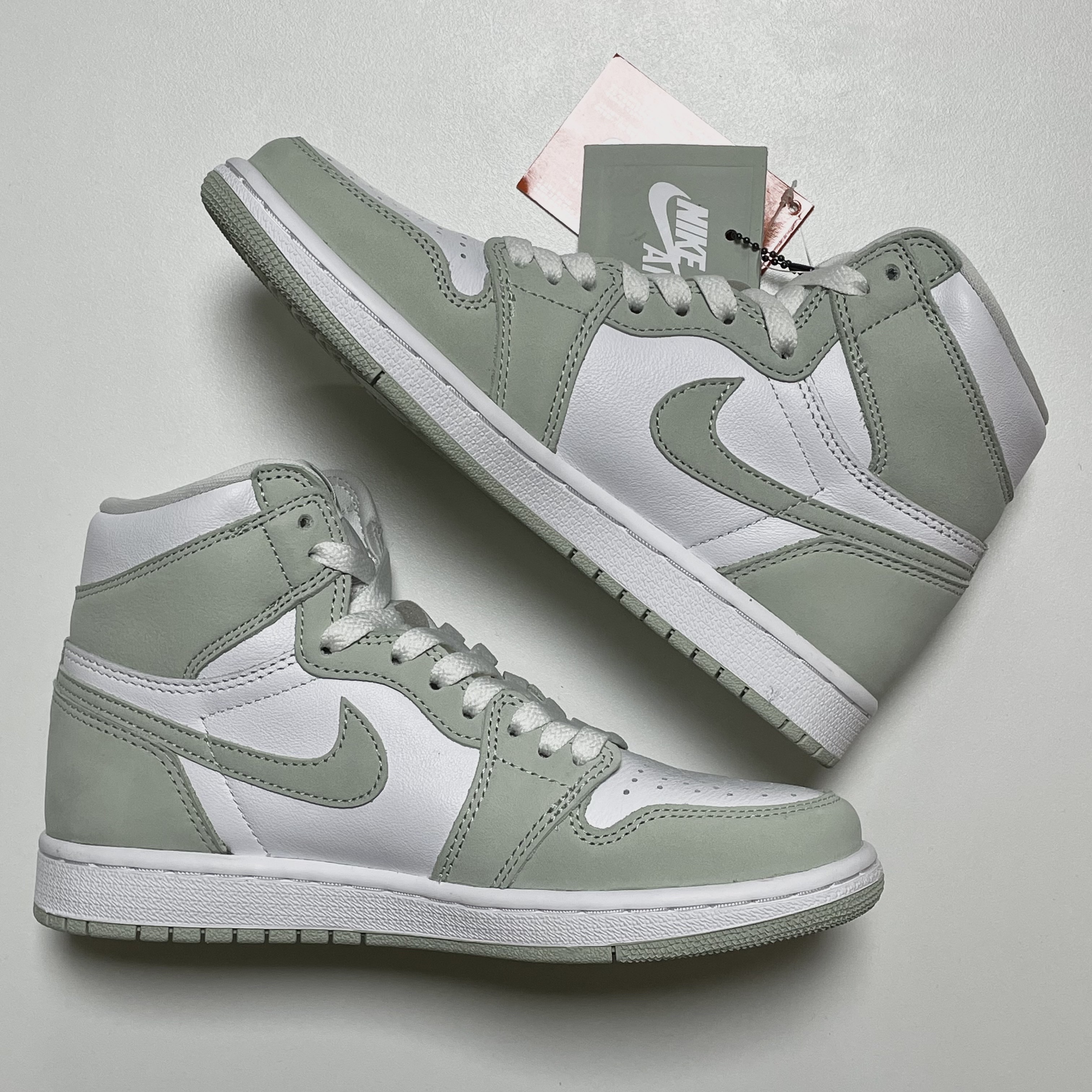 (W) Jordan 1 Retro High OG Seafoam 착용 스타일 - 2