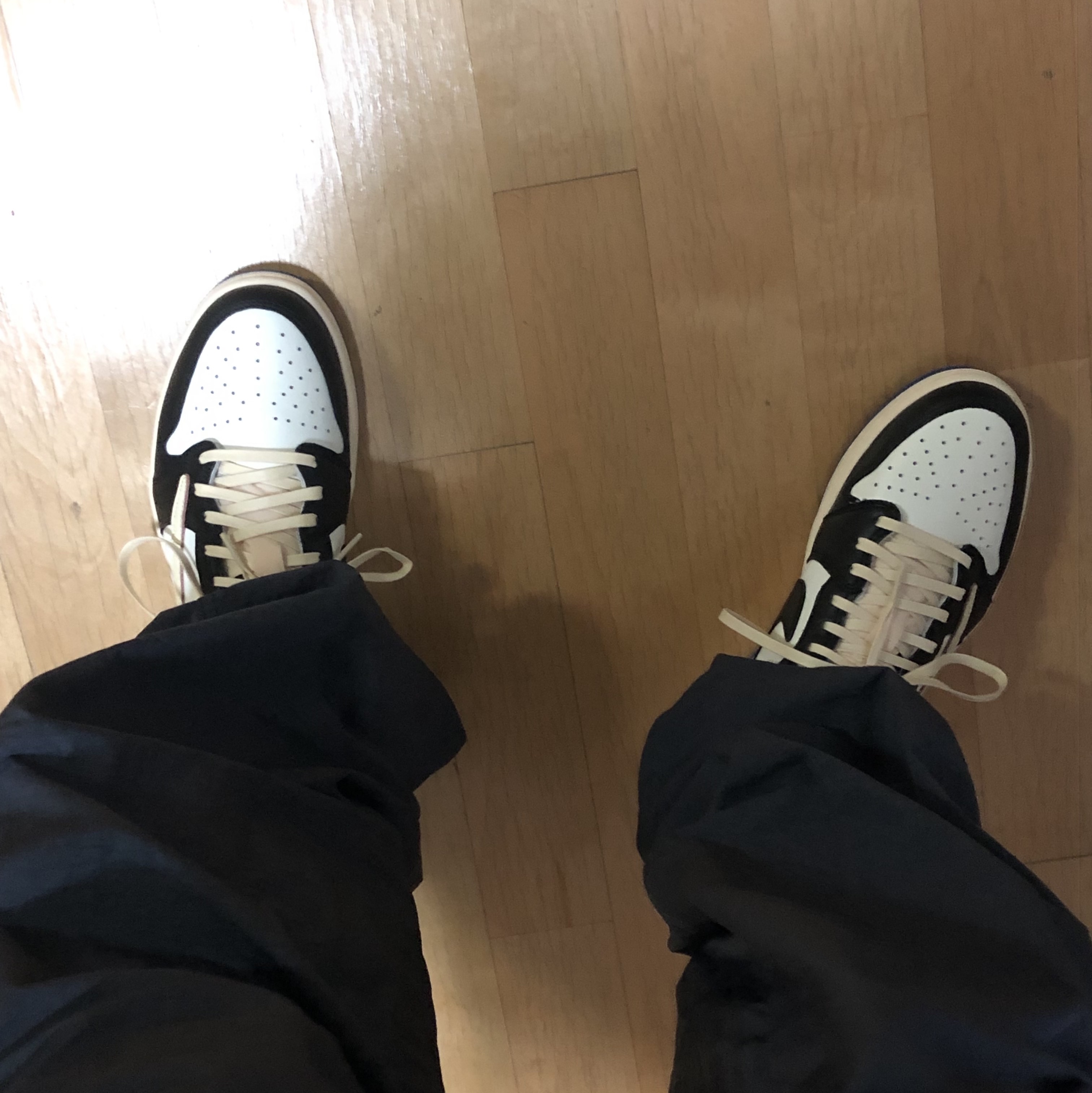 Jordan 1 x Travis Scott x Fragment Retro Low OG SP Military Blue 착용 스타일 - 2