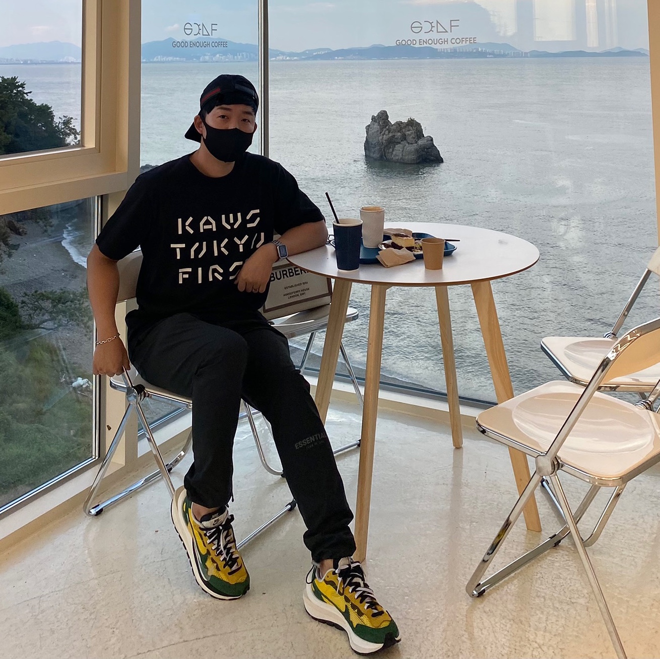 Nike x Sacai VaporWaffle Tour Yellow & Gorge Green Sail 착용 스타일