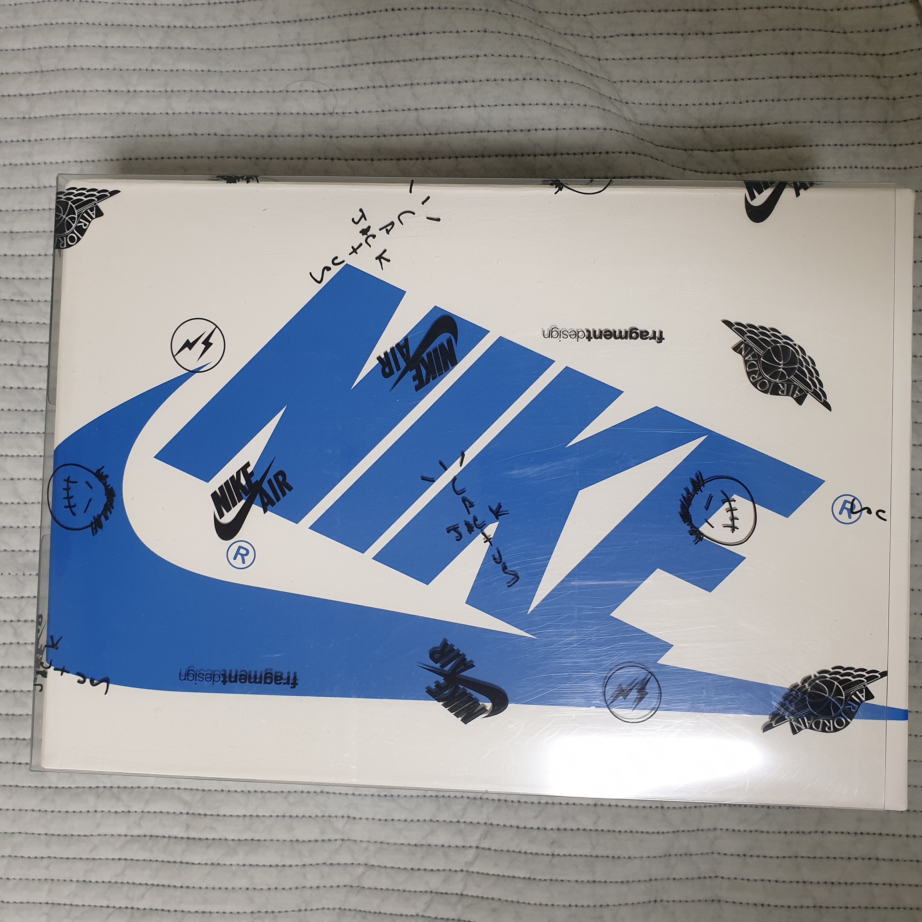 Jordan 1 x Travis Scott x Fragment Retro Low OG SP Military Blue 착용 스타일 - 1