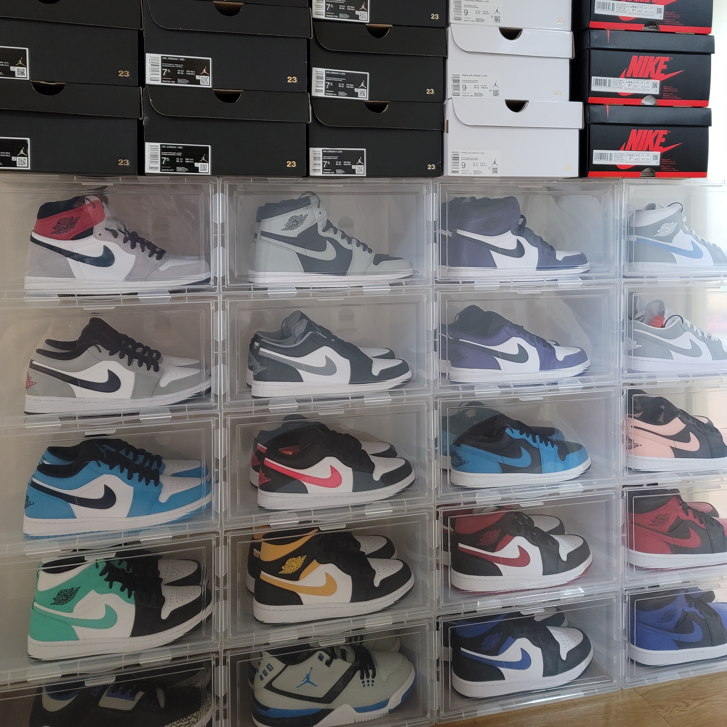 Jordan 1 Retro High OG Shadow 2.0, (W) Jordan 1 Low White Wolf Grey 착용 스타일