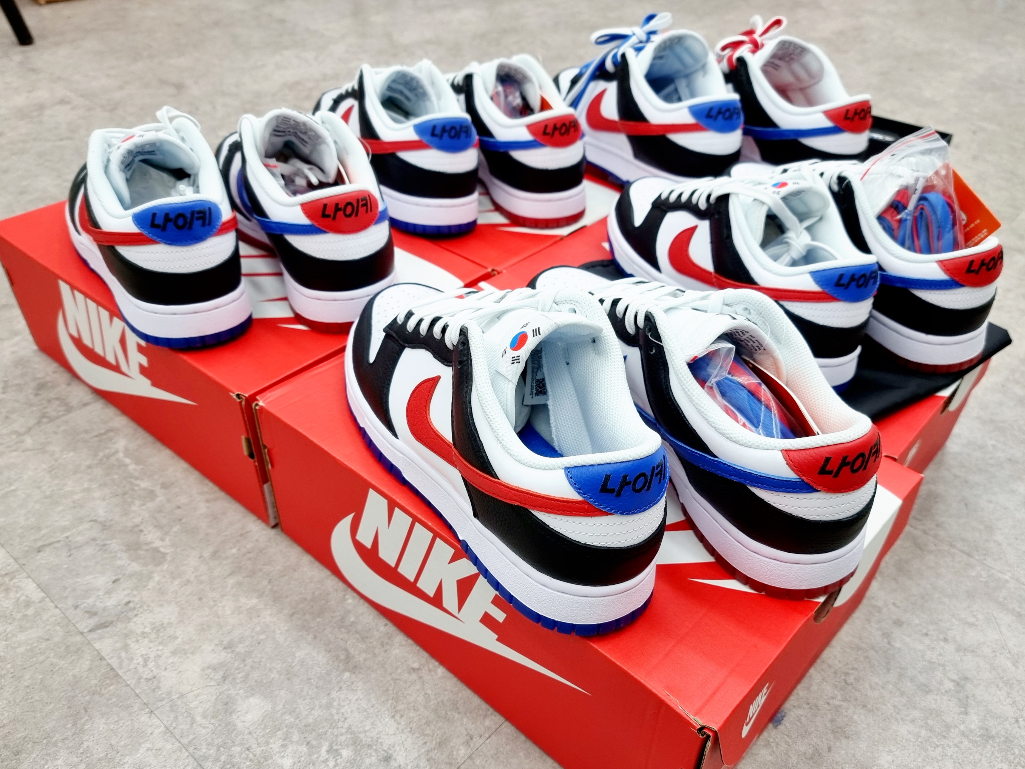 Nike Dunk Low SE Seoul, Nike Dunk Low SE Seoul (With Special Gift) 착용 스타일 - 3