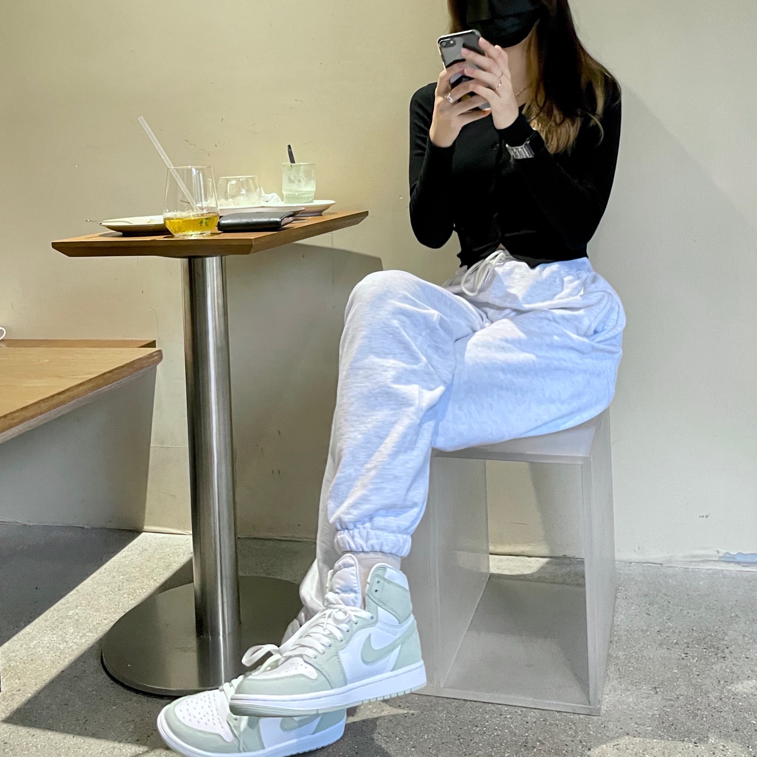 (W) Jordan 1 Retro High OG Seafoam 착용 스타일 - 2