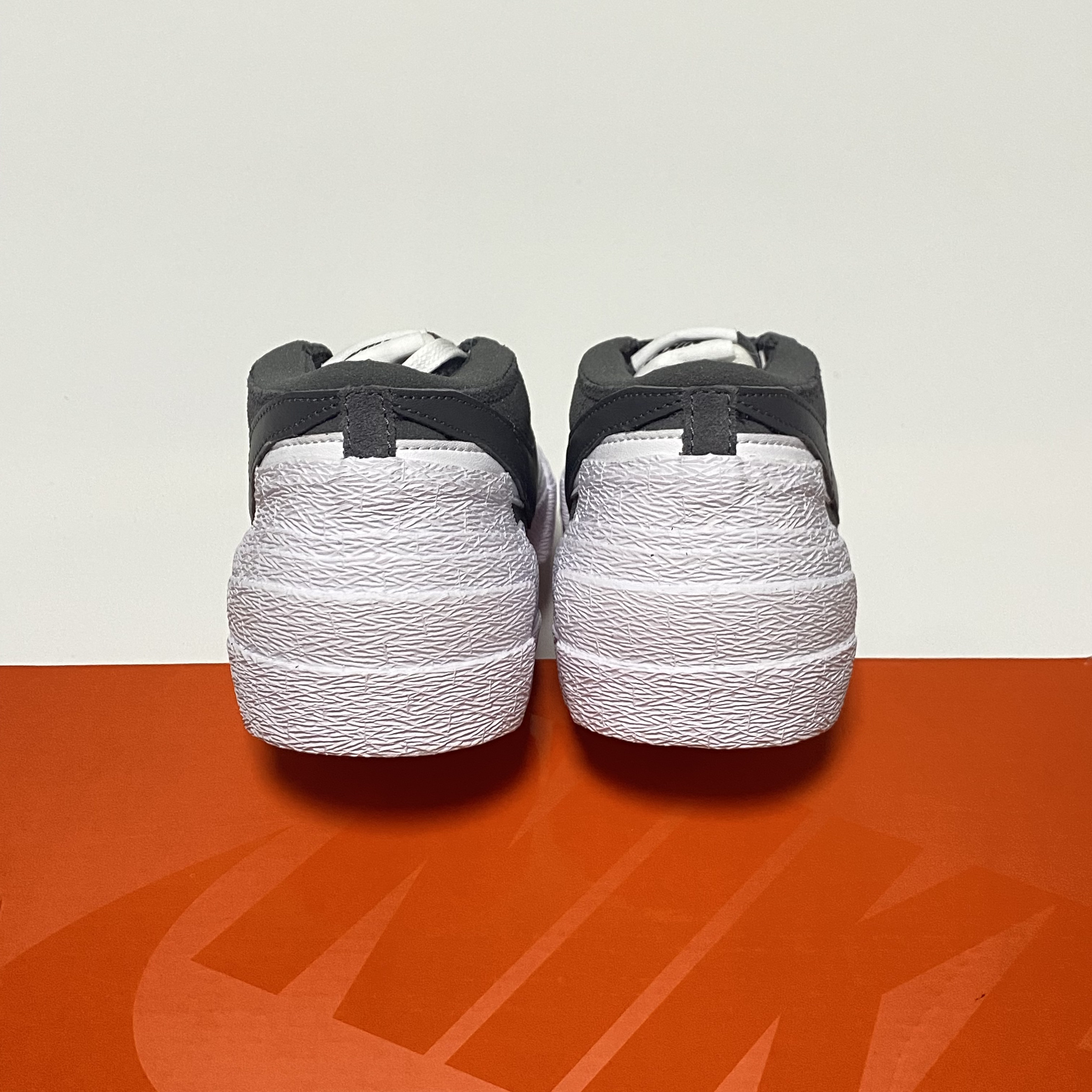Nike x Sacai Blazer Low Iron Grey 착용 스타일 - 4