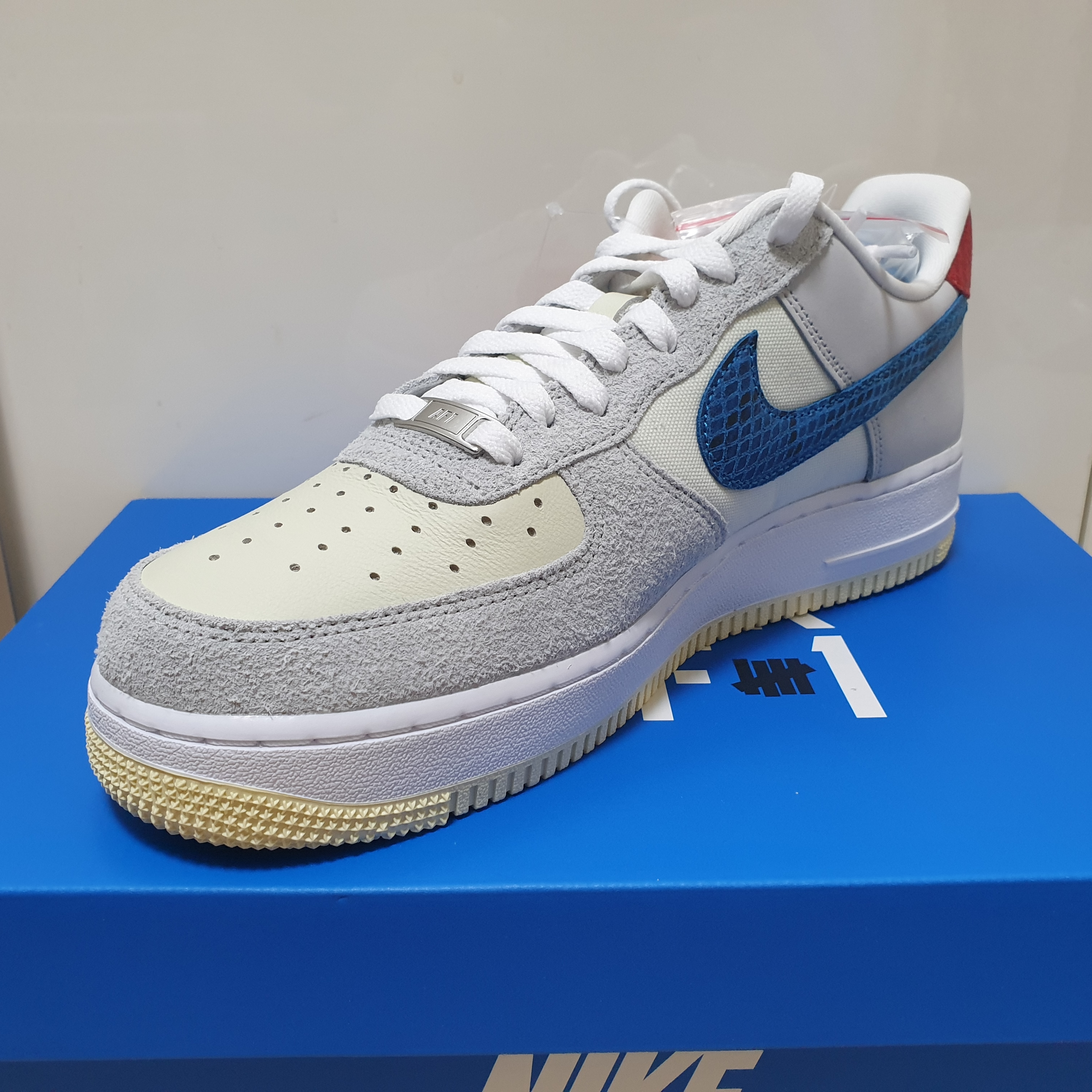 Nike x Undefeated Air Force 1 Low SP 5 On It 착용 스타일