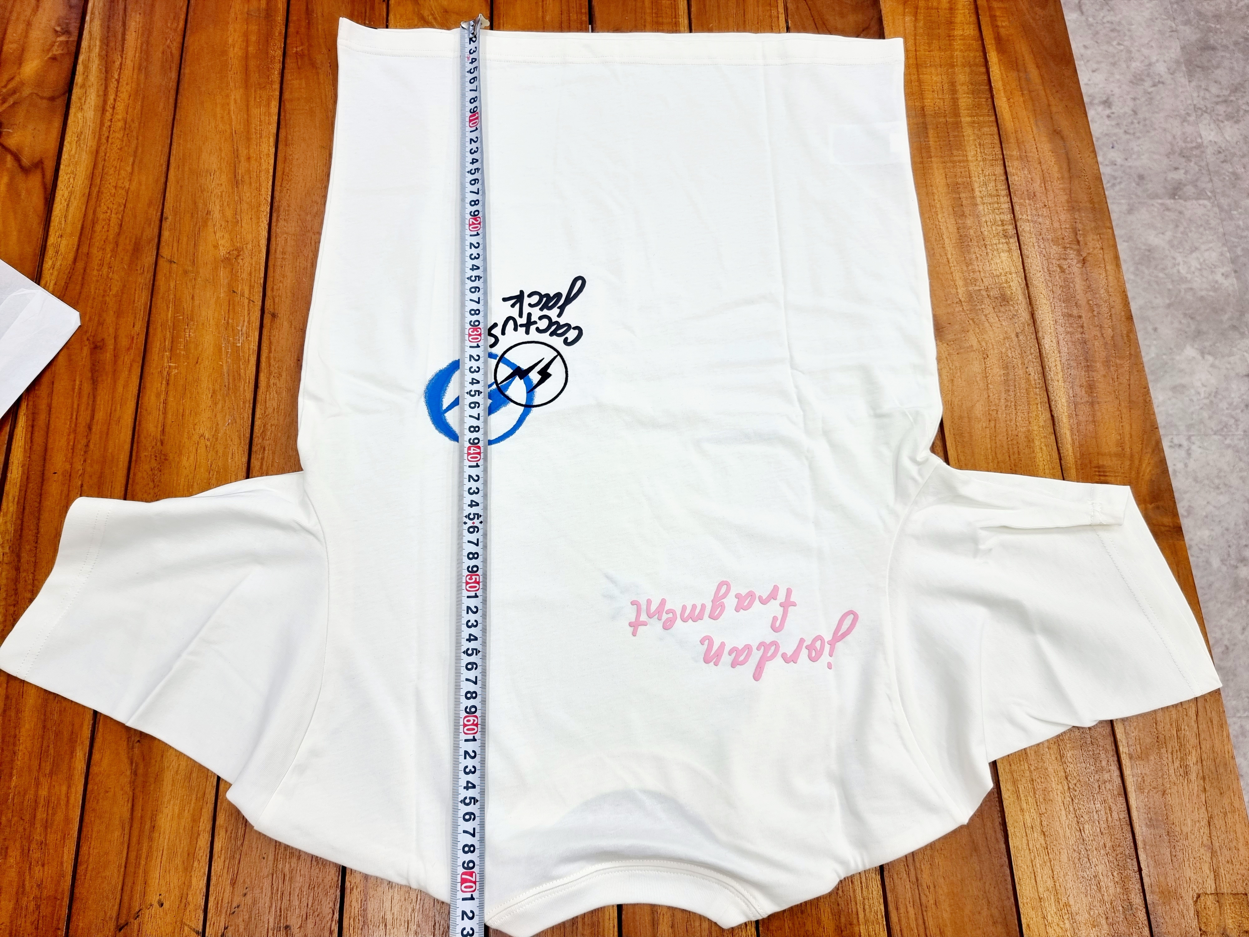 Jordan x Travis Scott x Fragment T-Shirt Sail (DJ0619-133) 착용 스타일 - 1