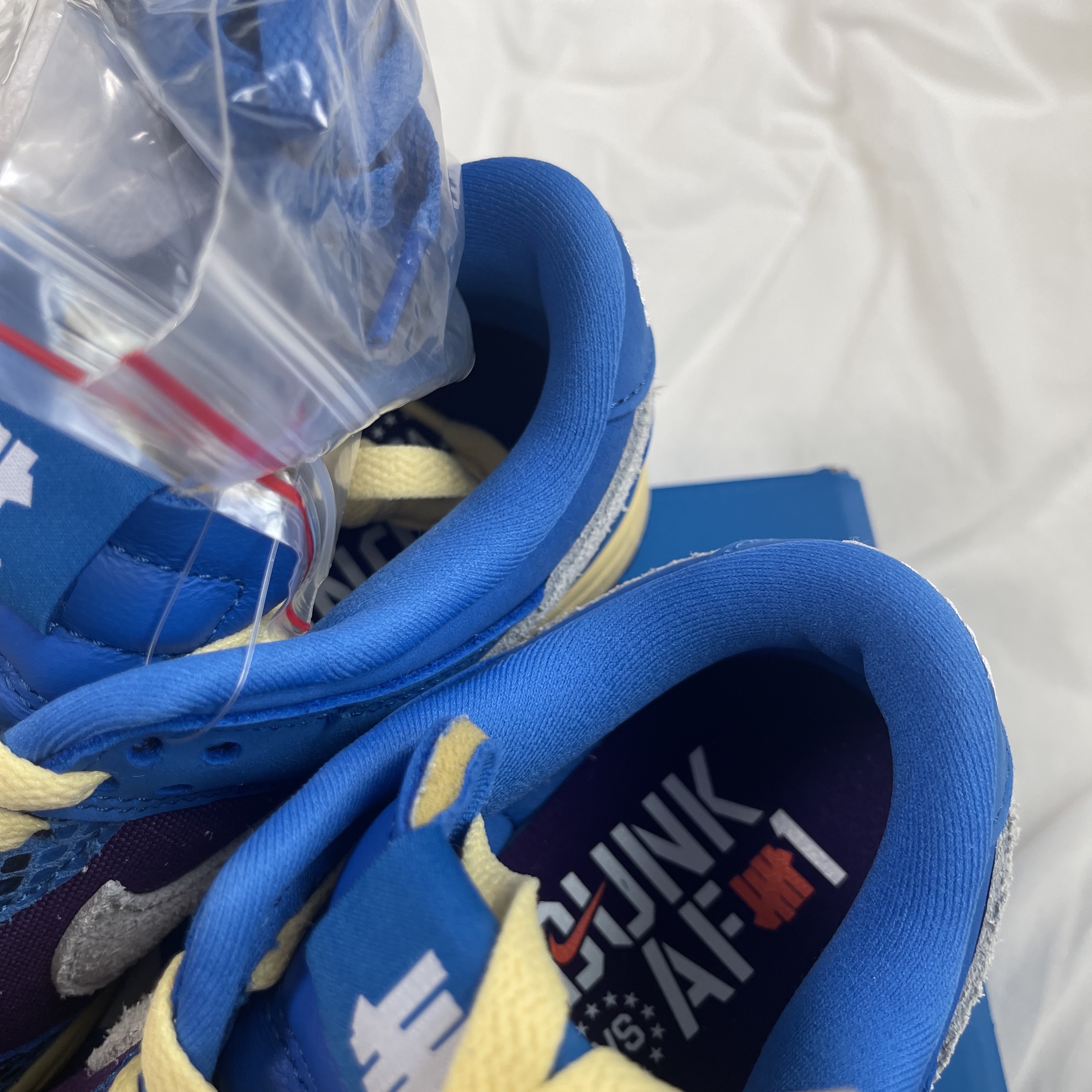 Nike x Undefeated Dunk Low SP 5 On It 착용 스타일 - 5