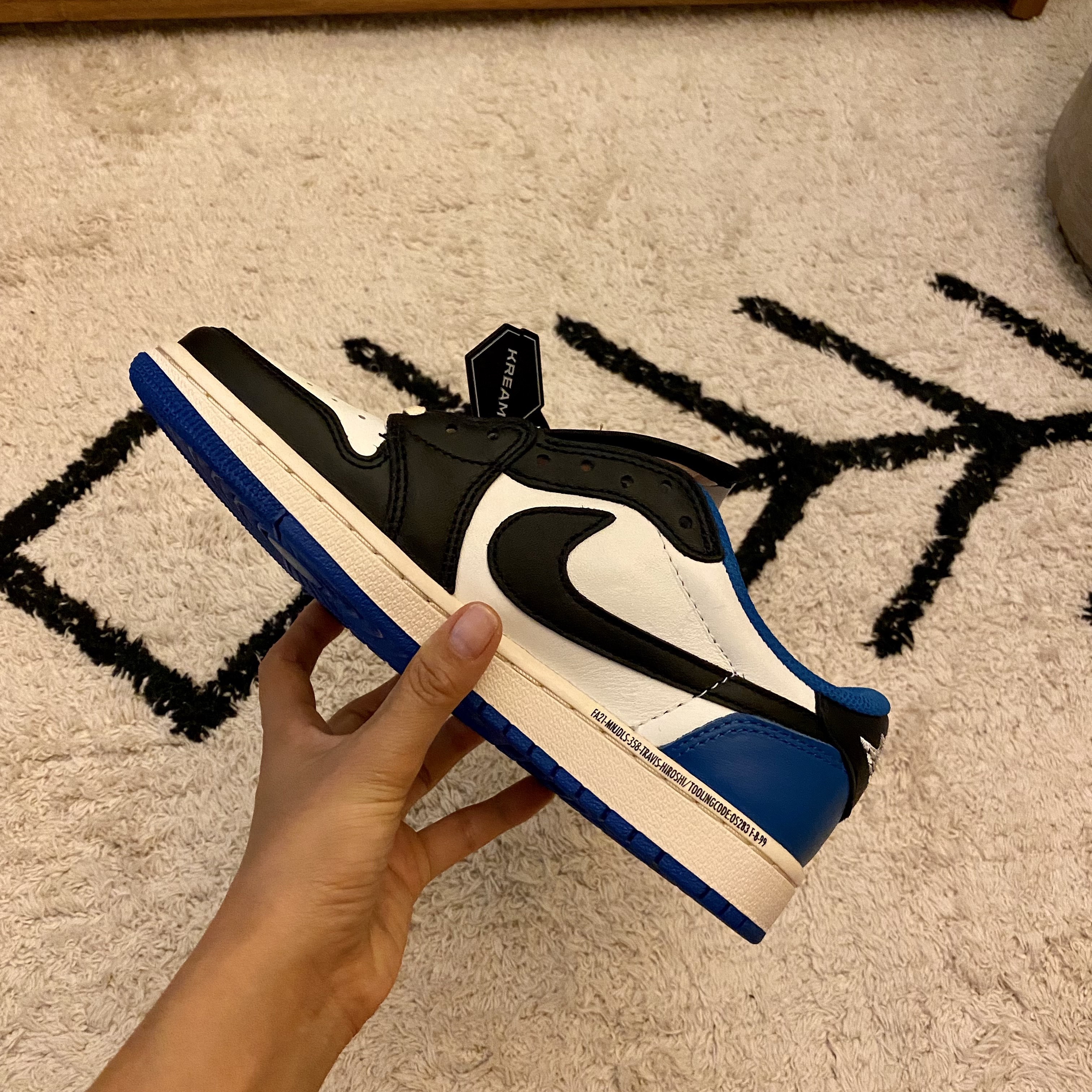 Jordan 1 x Travis Scott x Fragment Retro Low OG SP Military Blue 착용 스타일 - 2