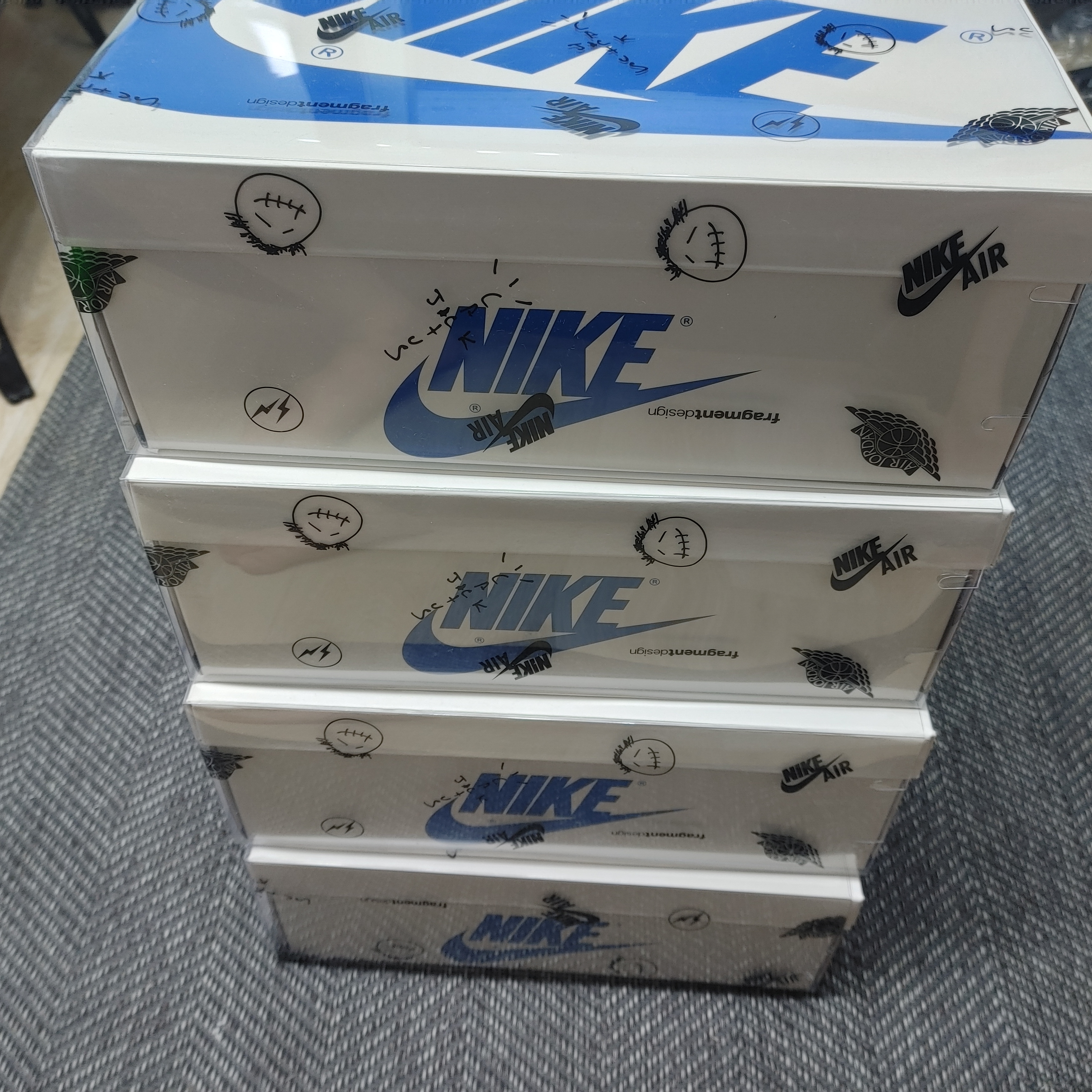 Jordan 1 x Travis Scott x Fragment Retro Low OG SP Military Blue 착용 스타일 - 2